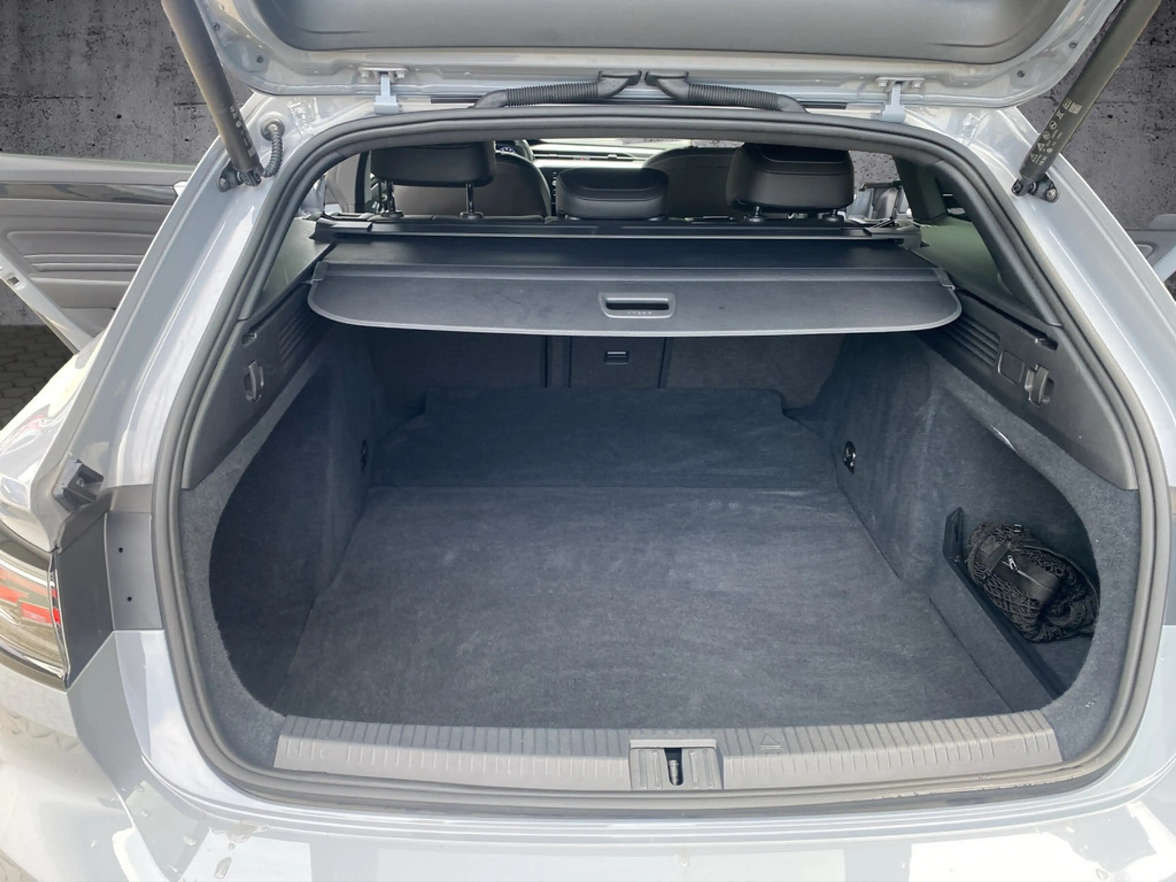 Volkswagen Arteon Shooting Brake R-Line 2.0 TSI DSG Navi+RFK+LED — photo 12