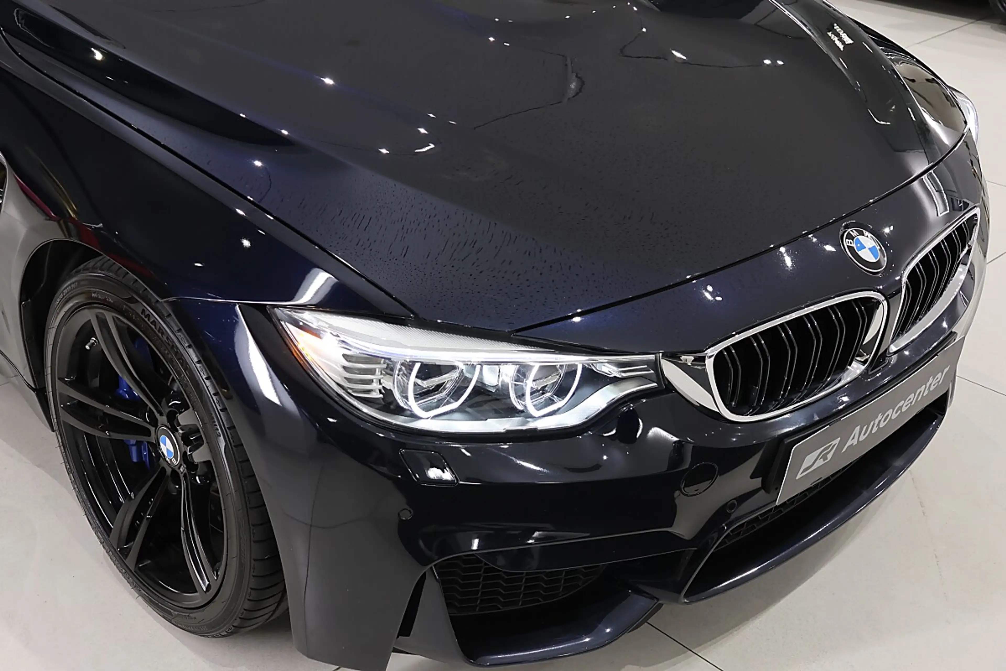 BMW M4 — photo 8
