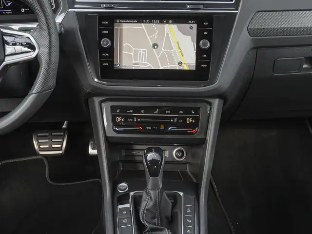 Volkswagen Tiguan view 12