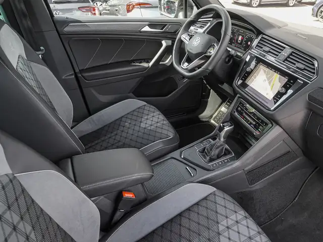 Volkswagen Tiguan view 8