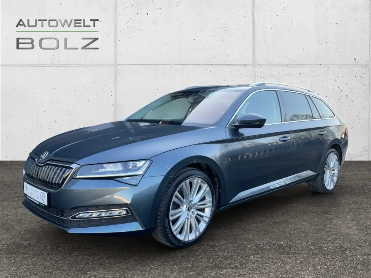 Skoda Superb Combi Style iV 1.4 TSI StandHZG AHK Navi Memory Si Gris - 1