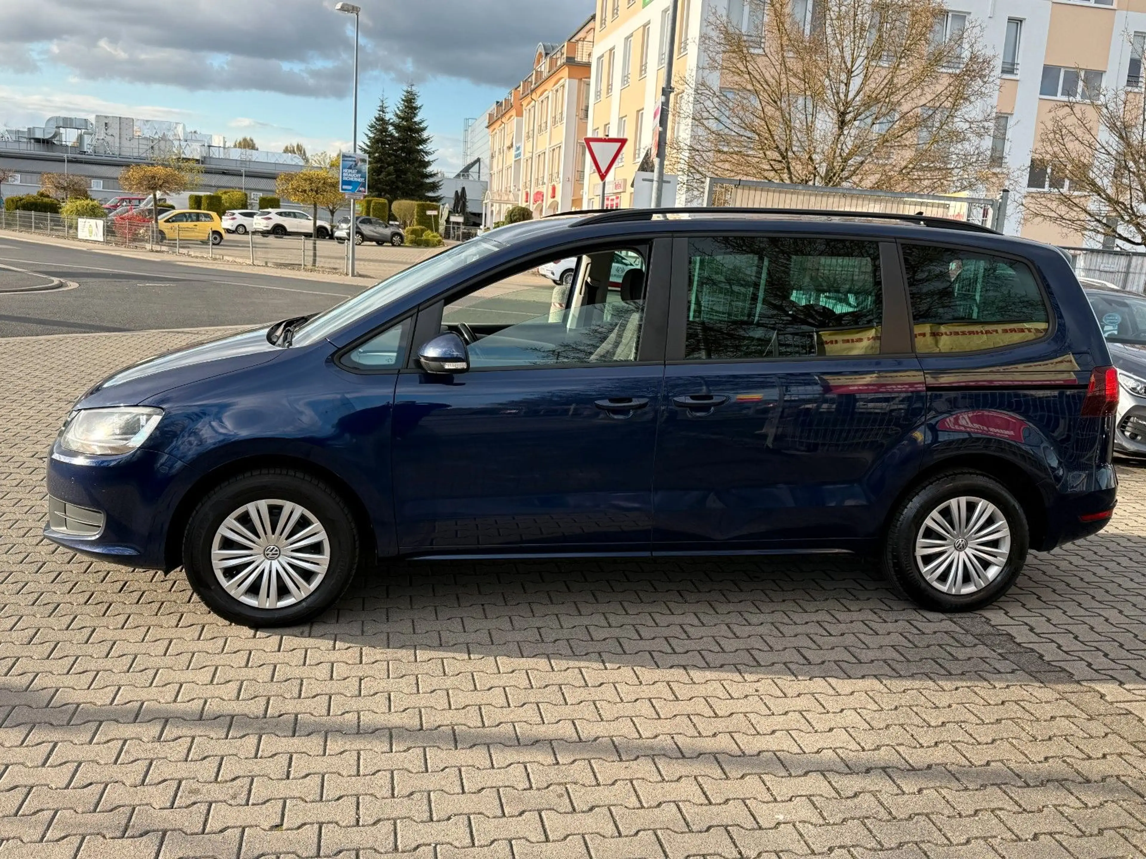 Volkswagen Sharan 2.0TDI DPF BMT.*GR.NAVI*7.SITZE*PDC*SHZ** — photo 4