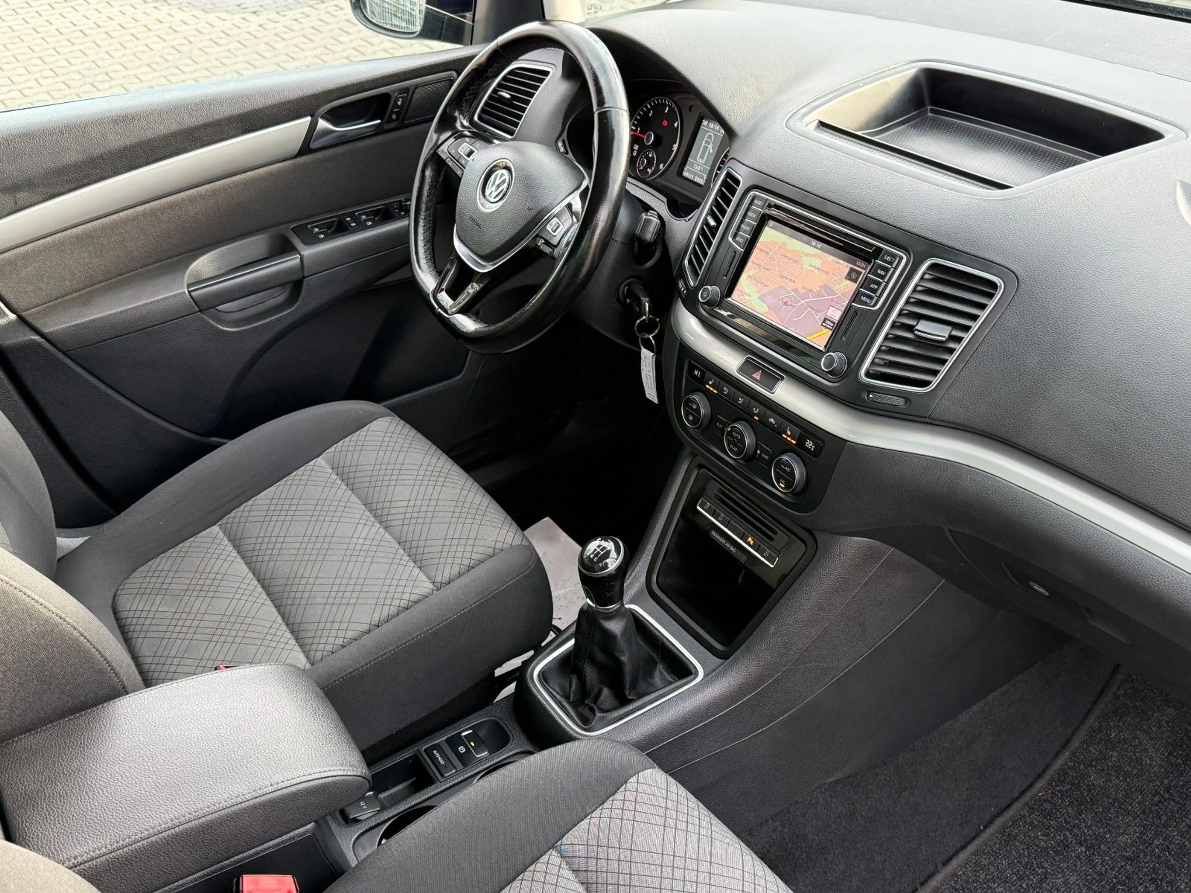 Volkswagen Sharan 2.0TDI DPF BMT.*GR.NAVI*7.SITZE*PDC*SHZ** — photo 11