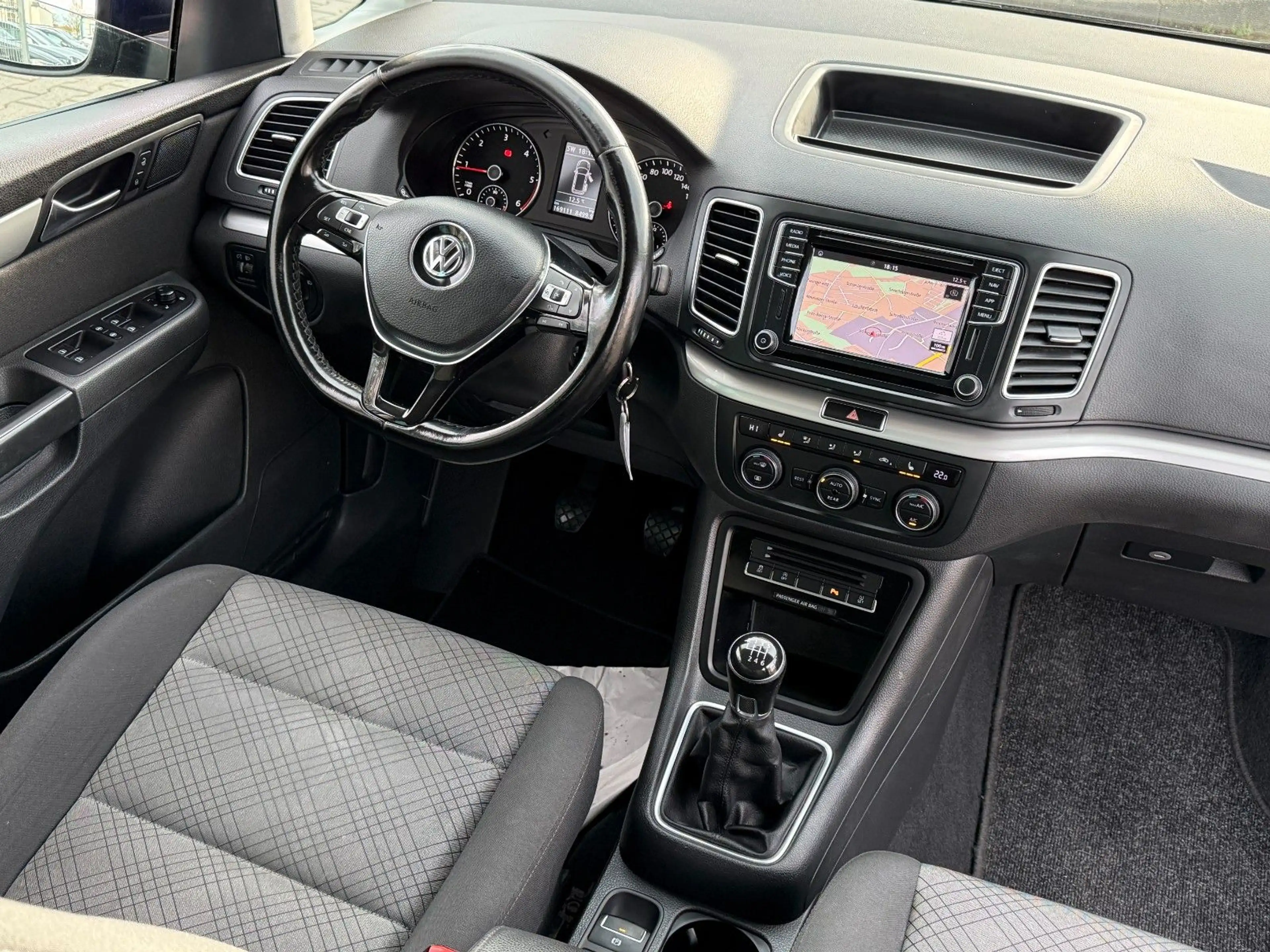 Volkswagen Sharan 2.0TDI DPF BMT.*GR.NAVI*7.SITZE*PDC*SHZ** — photo 12