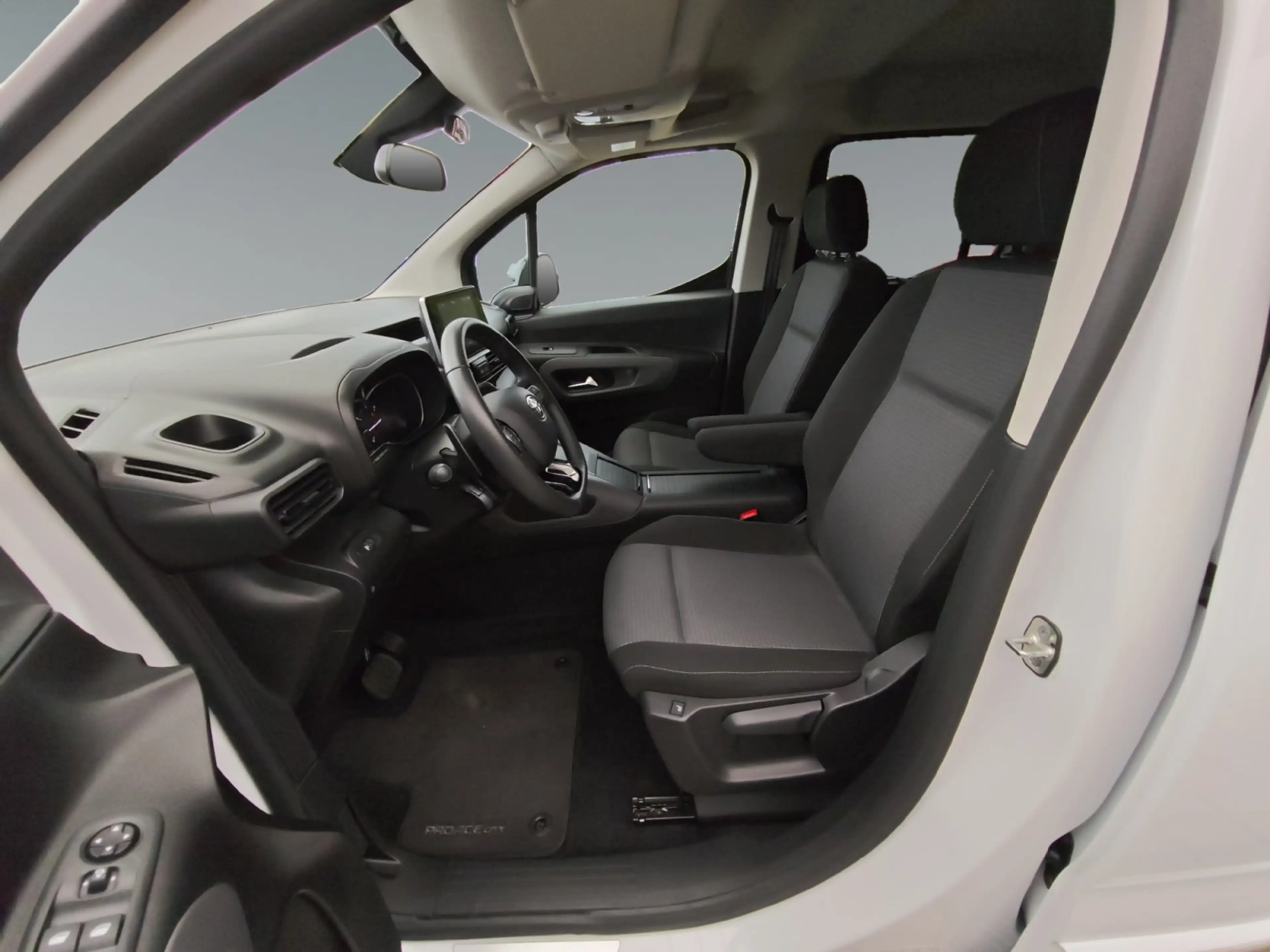 Toyota Proace City Verso 1.5 D-4D L1 D Team Deutschland — photo 10