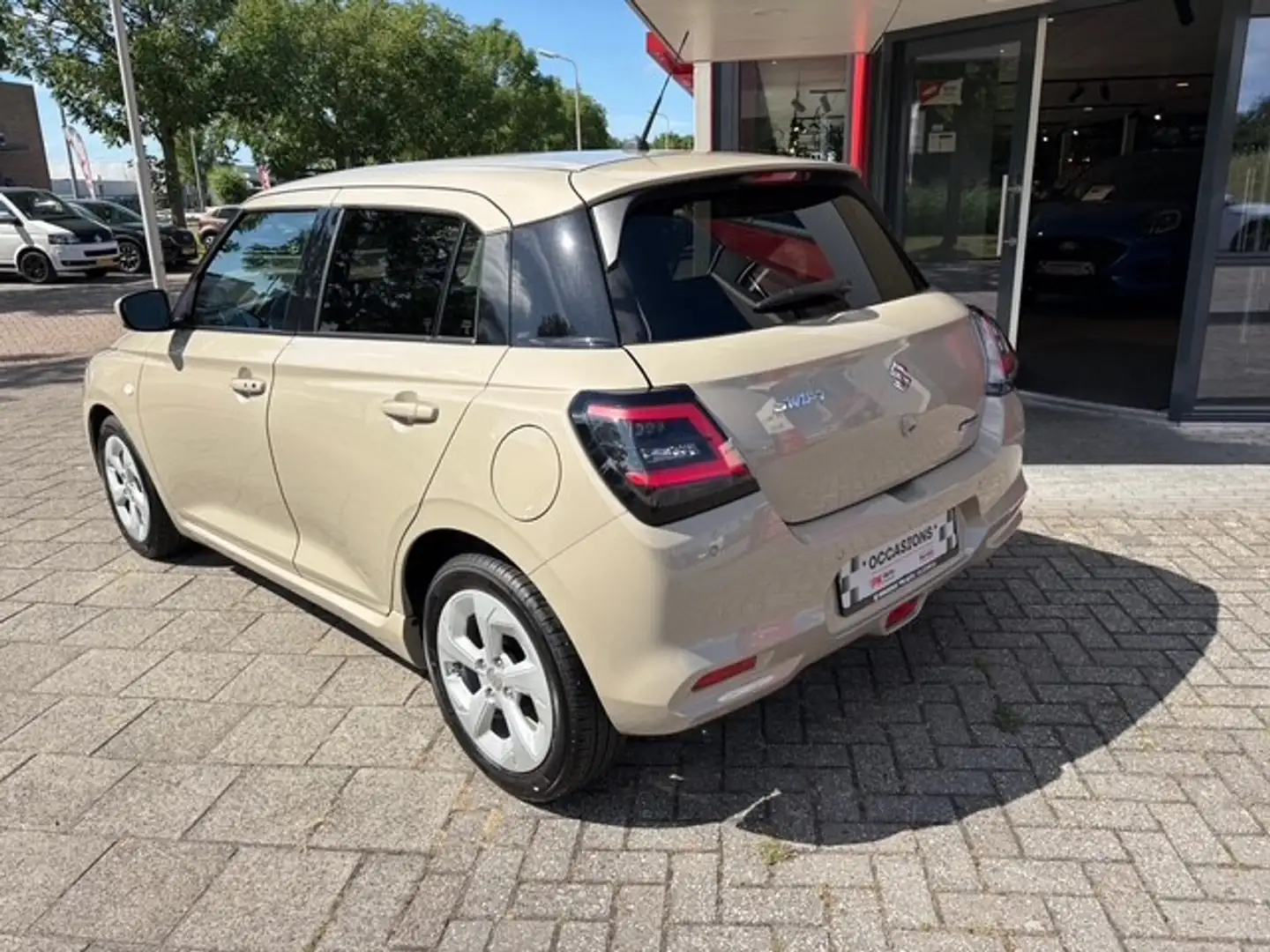 Suzuki Swift 1.2 Select Smart Hybrid | Navi | Cruise | 9405 km Beige - 2