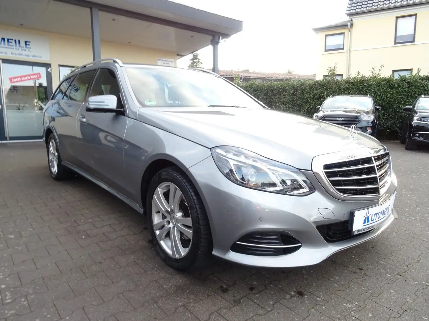 Mercedes-Benz E 220 CDI T-Modell BE 2. HAND LED NAVI PDC SHZ Silber - 2