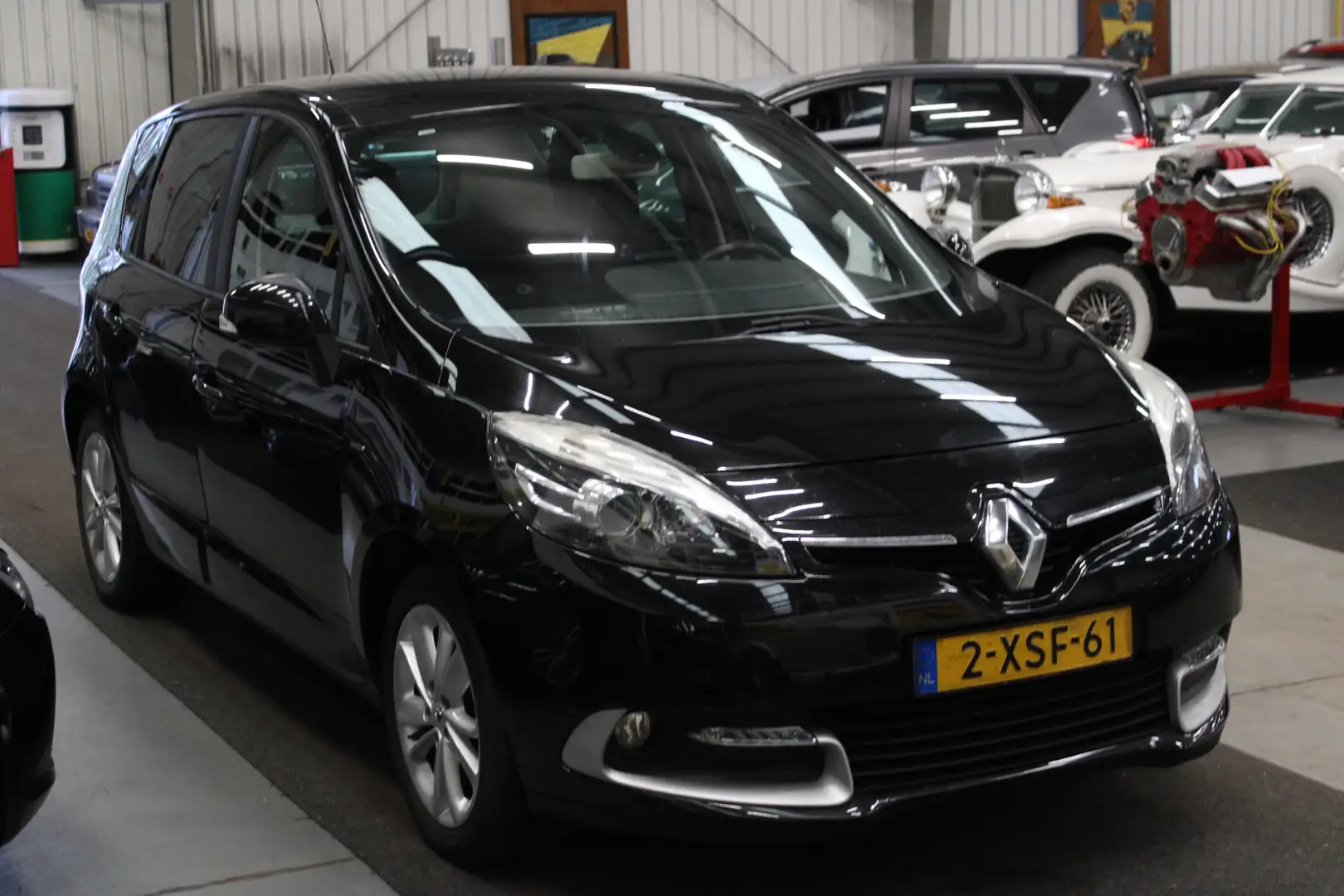 Renault Scenic 1.2 TCe Limited Airco, Cruise Control, Trekhaak, S Zwart - 2