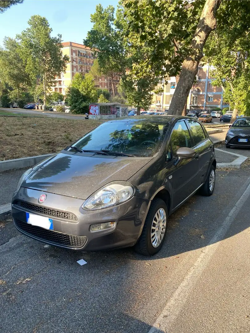 Fiat Punto 5p 1.4 Young c/navi,radio natural power 70cv - 2