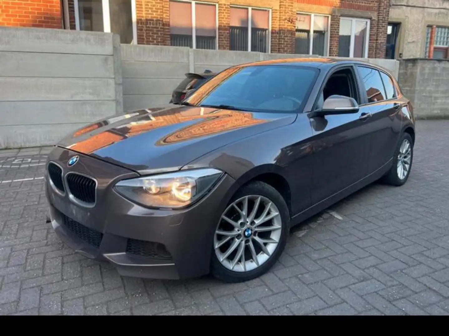 BMW 114 114d 95 chSport/Start Edition Gris - 1