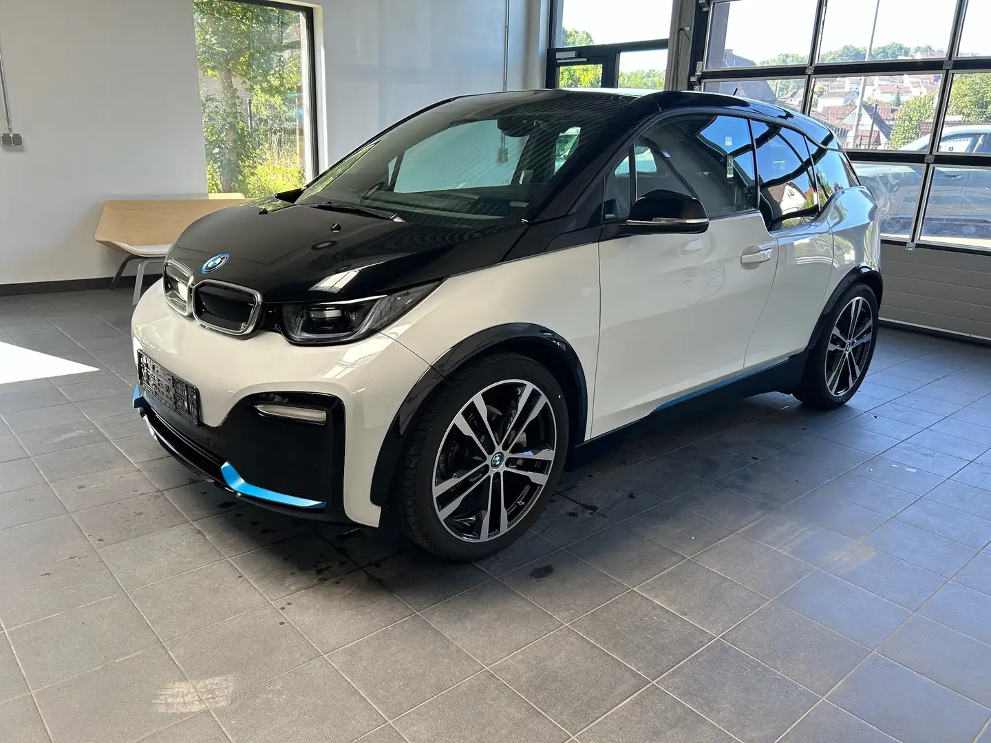 BMW i3 s Leder_Navi_Harman Kardon_Kamera_Keyless_SSV Blanc - 1