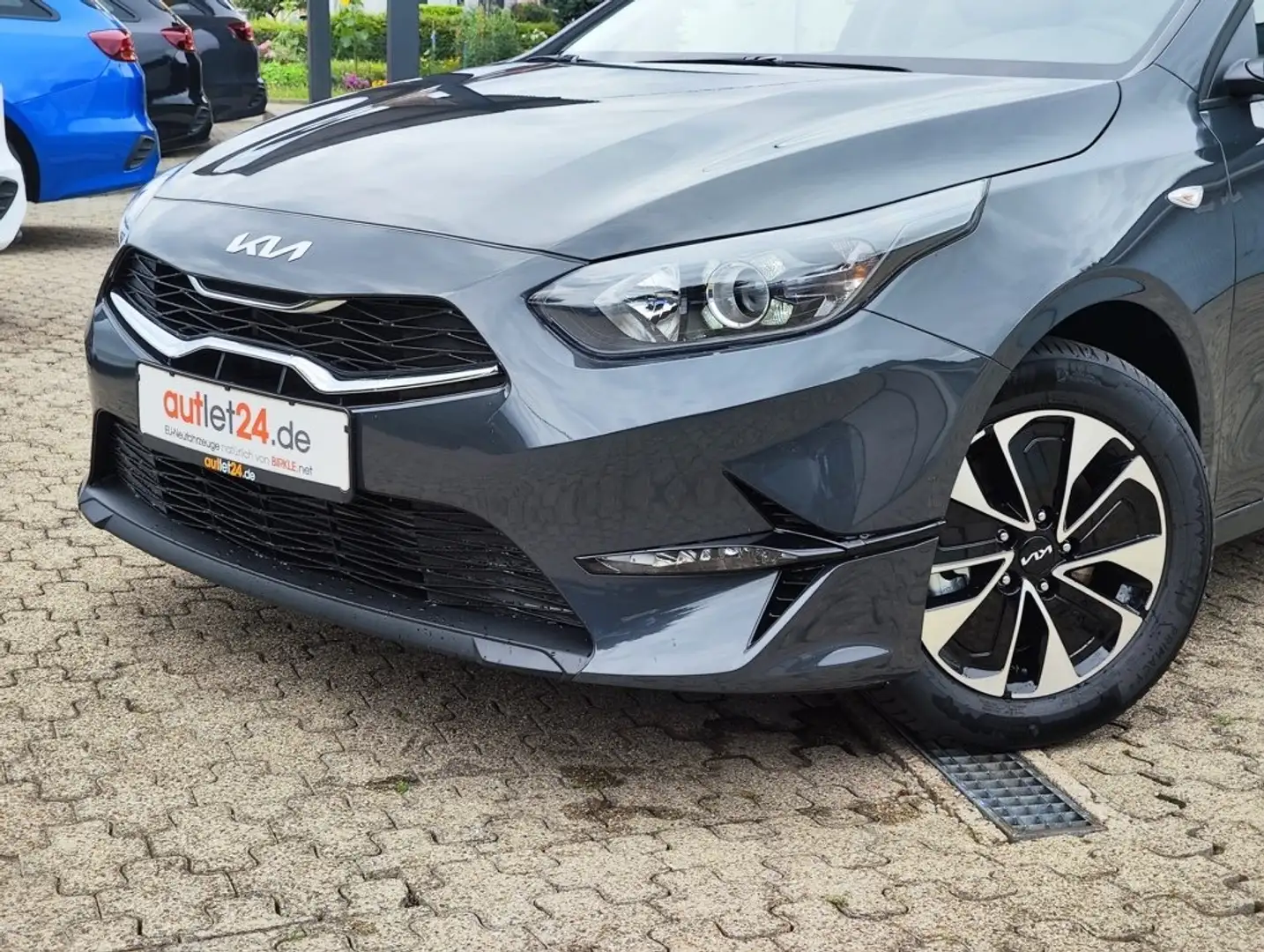 Kia Ceed SW / cee'd SW Ceed Kombi Vision 140PS Navi Kamera SHZ Tempomat Grau - 2