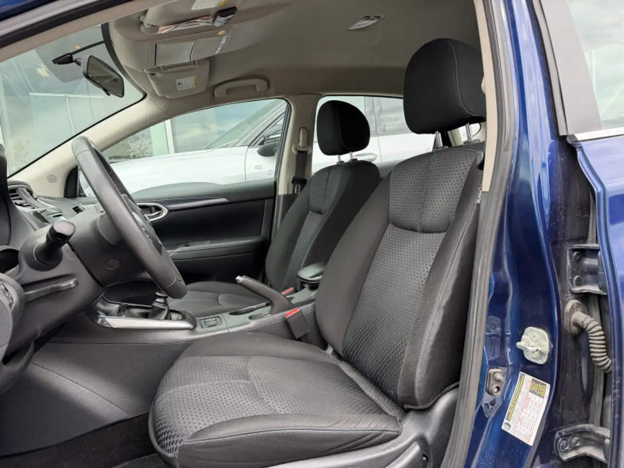 Nissan Sentra fotografie Nissan Sentra