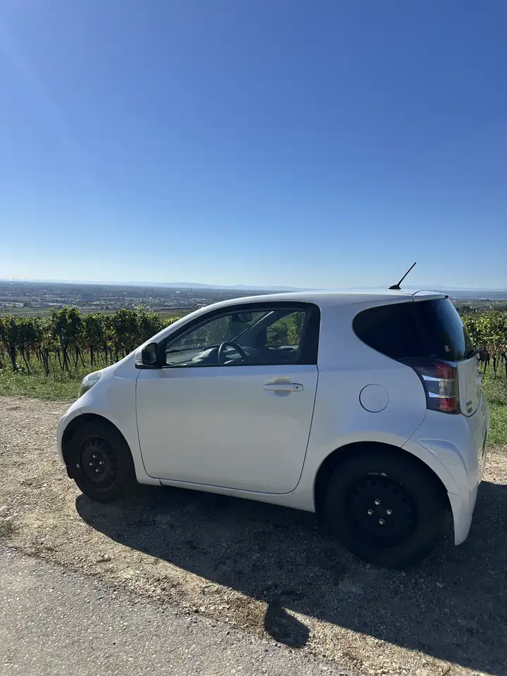 Toyota iQ