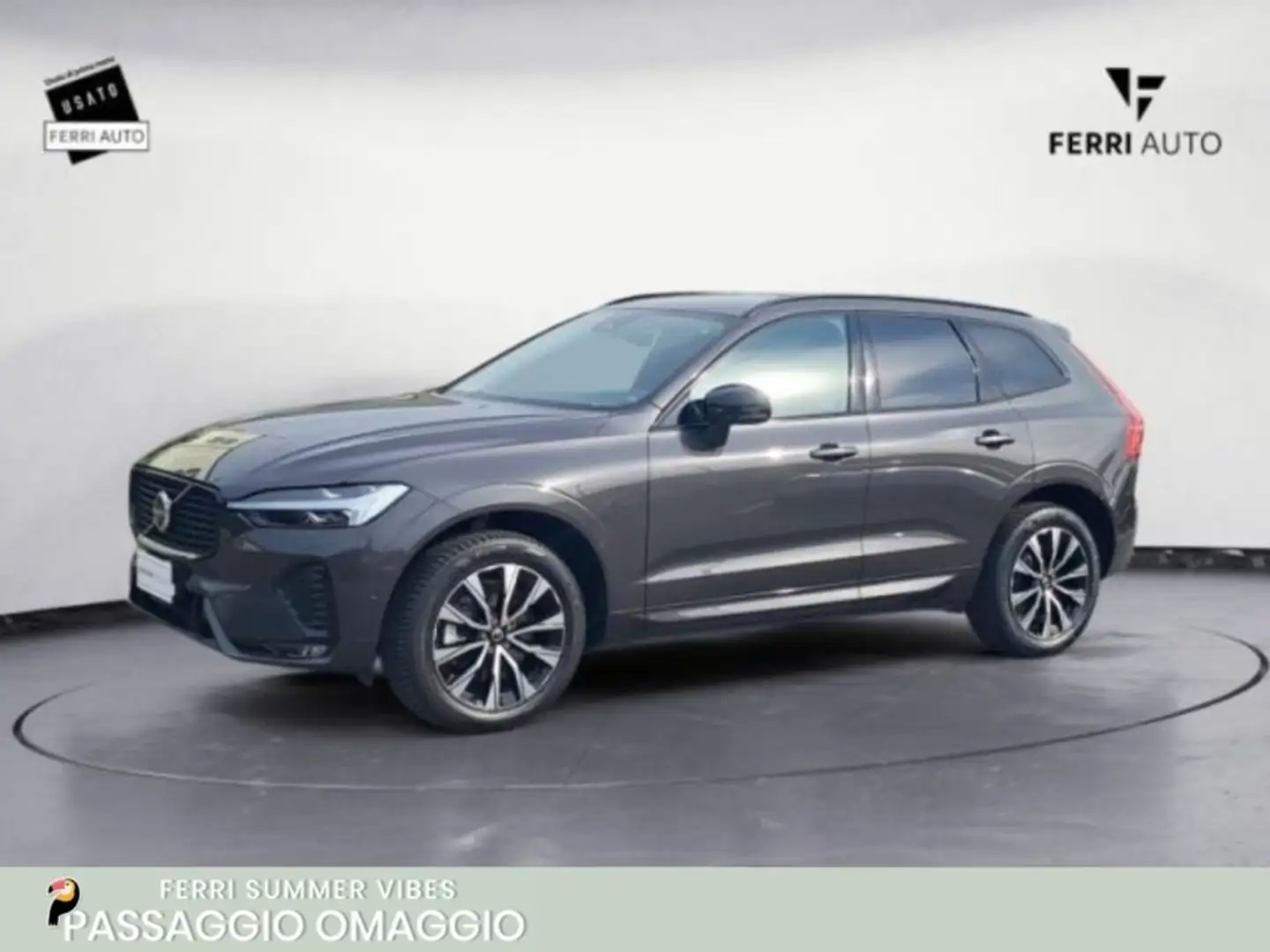 Volvo XC60 B4 automatico Plus Dark Grigio - 1