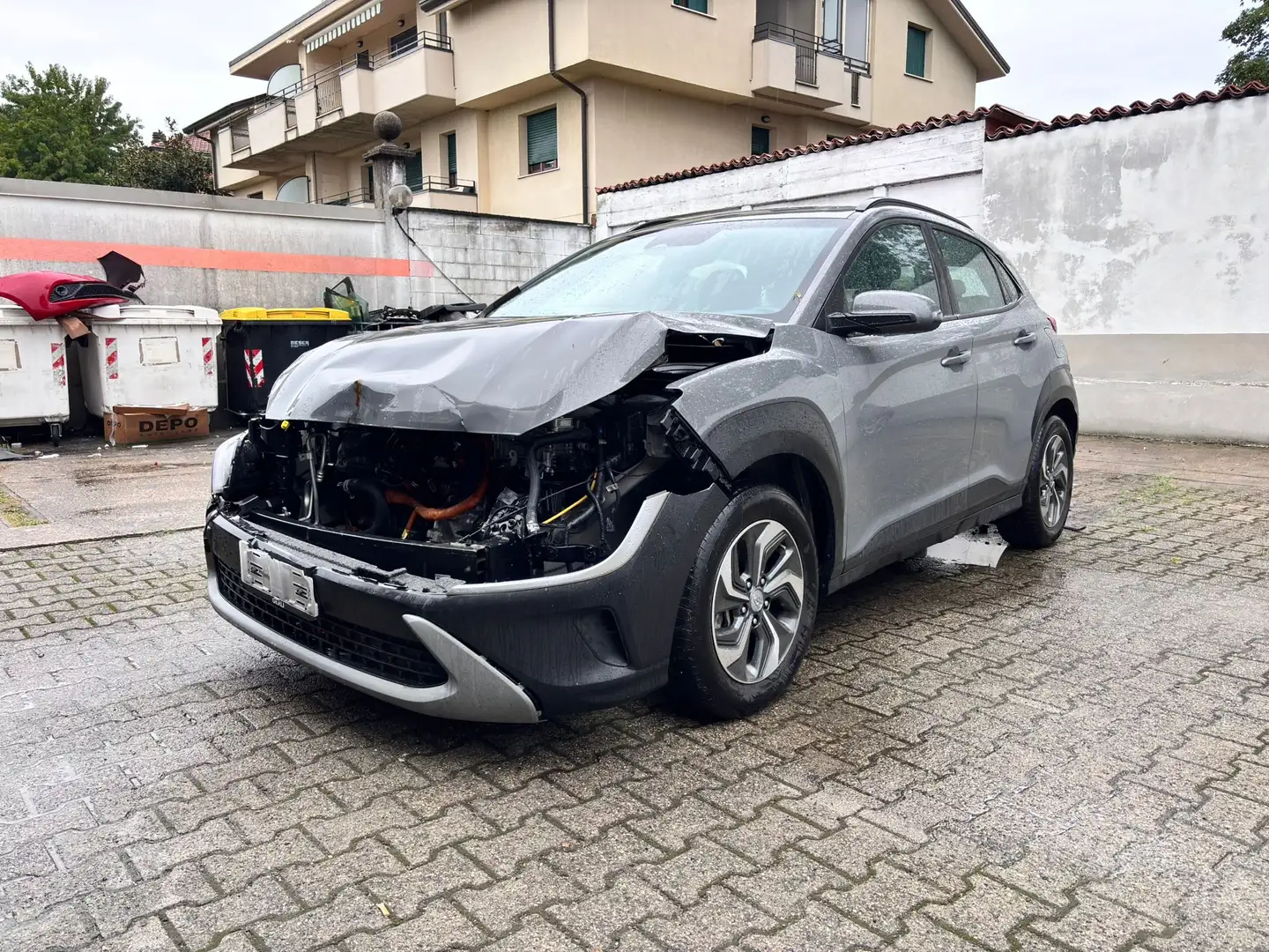Hyundai KONA 1.6 gdi hev VETTURA INCIDENTATA Argento - 1