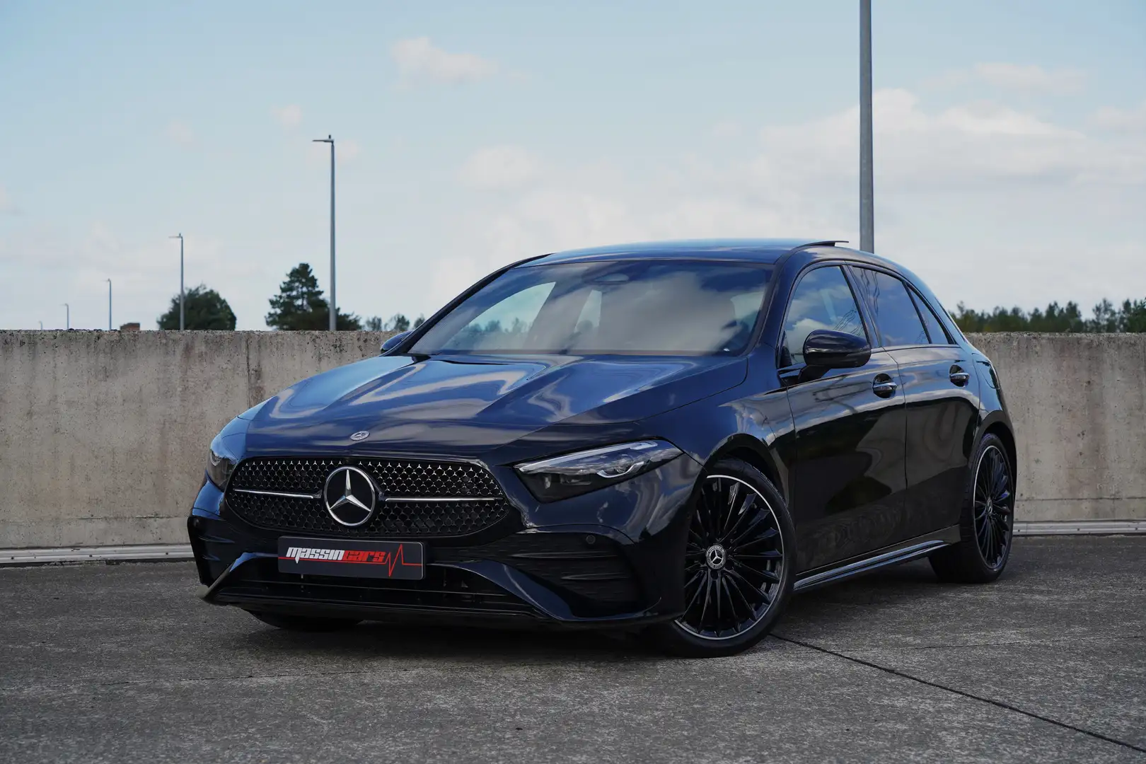 Mercedes-Benz A 180 HUD | 360 | AMG-LINE | NIEUWE WAGEN! Schwarz - 2