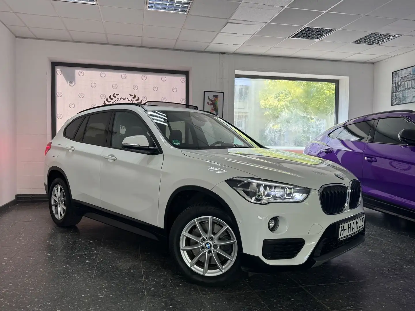 BMW X1 sDRIVE AUTOMATIK PANO NAVI PDC LED BT 56TKM Blanc - 2