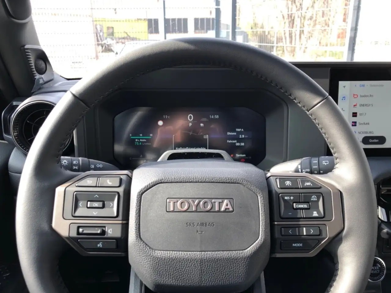 Toyota Land Cruiser 2.8 D-4D Mild-Hybrid Lounge Panorama LEDER BRAUN 16