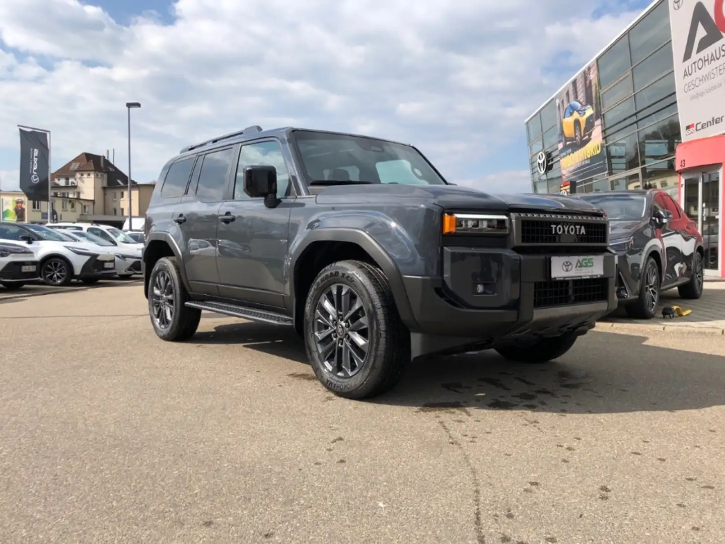 Toyota Land Cruiser 2.8 D-4D Mild-Hybrid Lounge Panorama LEDER BRAUN Gris - 2