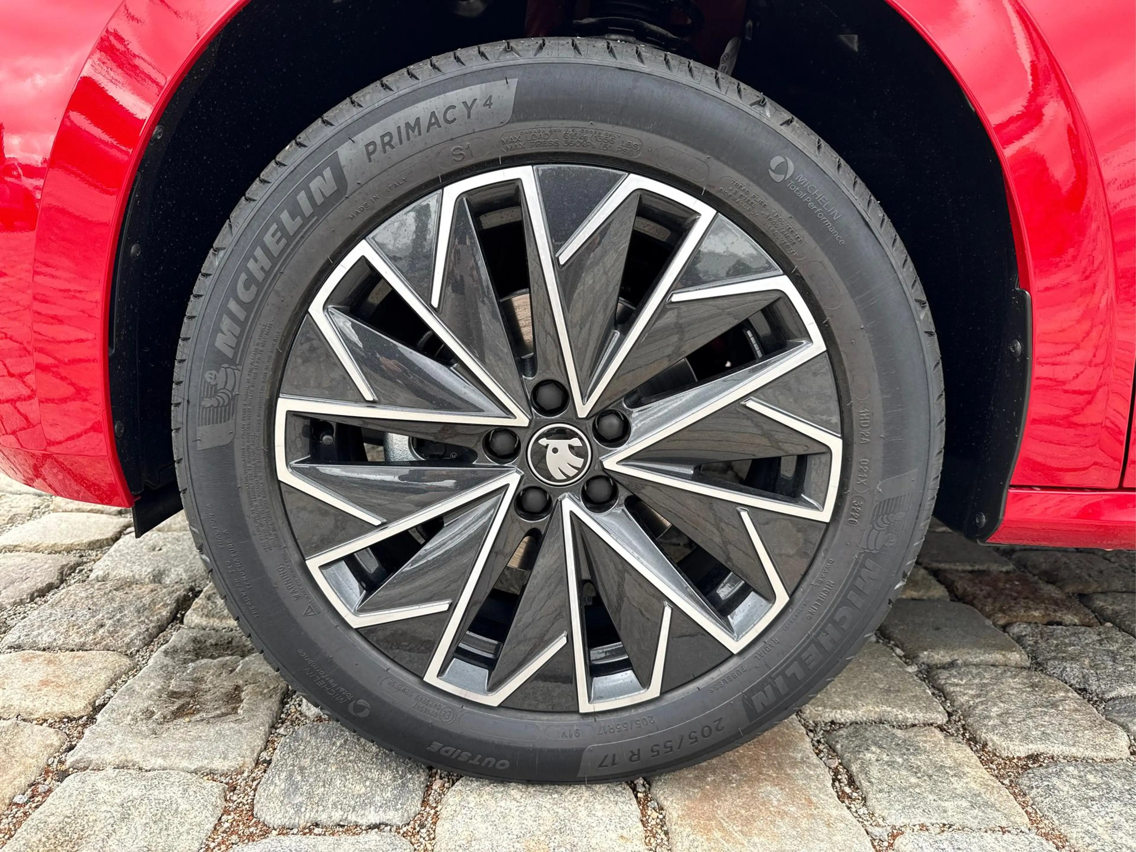 Skoda Kamiq Dynamic Sport Edition 1.5 TSI 150 PS DSG Anhäng... — photo 13