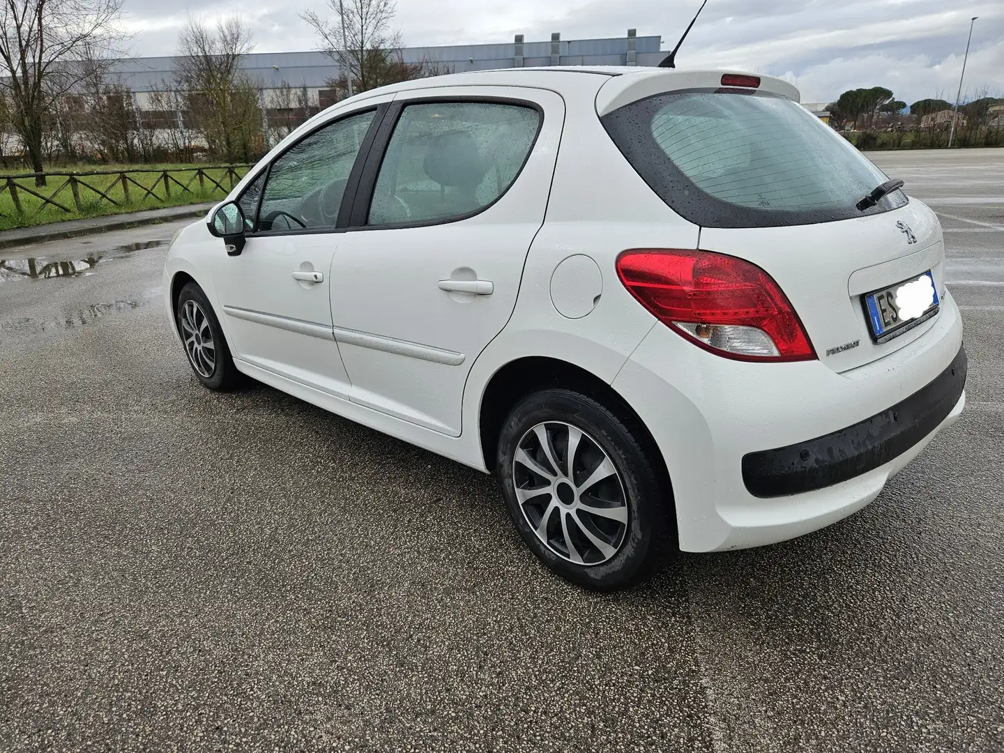 Peugeot 207 5p 1.4 8v Plus eco-Gpl 75cv - 2