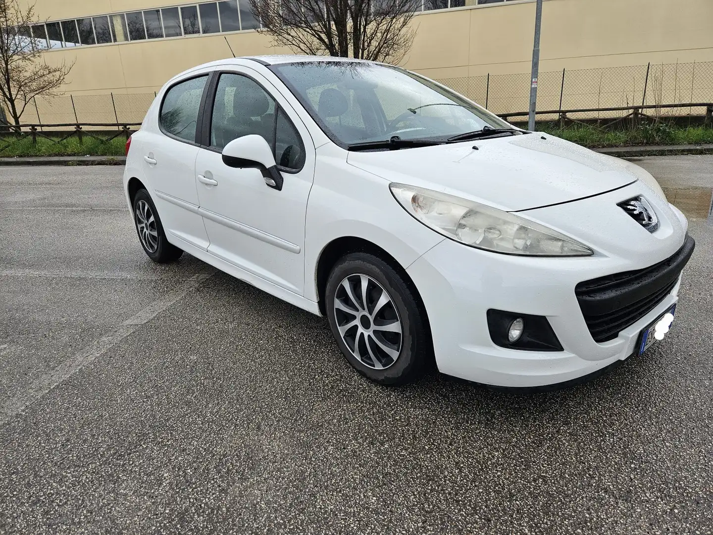Peugeot 207 5p 1.4 8v Plus eco-Gpl 75cv - 1