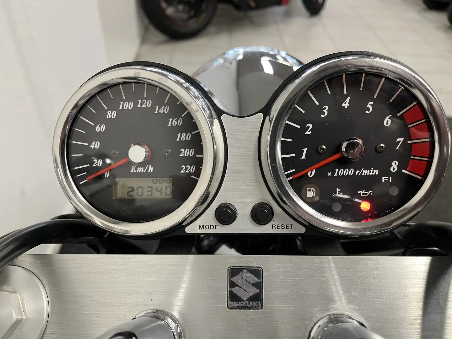 Suzuki VZ 1600 Fekete - 2