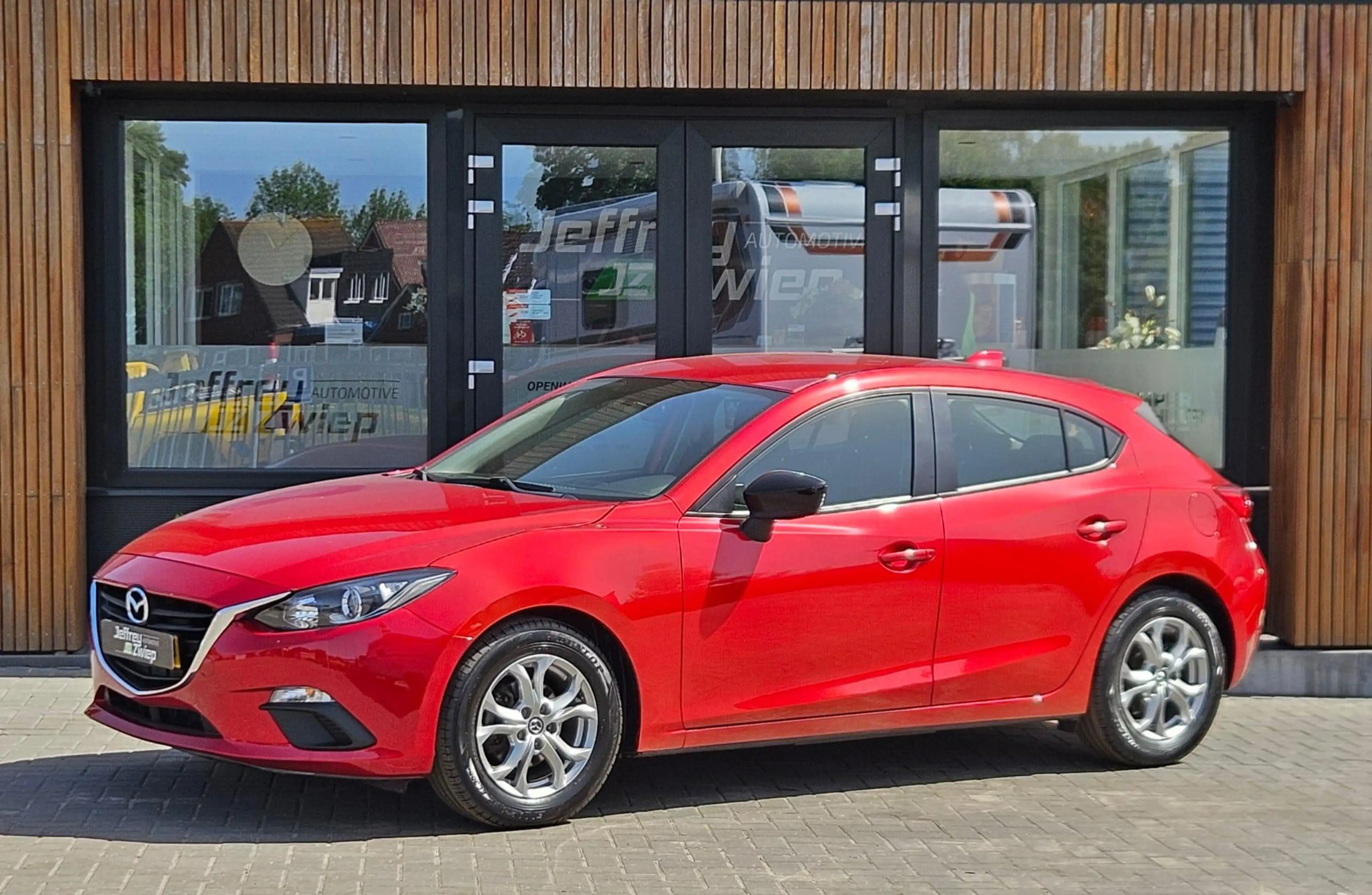 Mazda 3 airco. stuurwielbediening. lichtmetalen velgen.