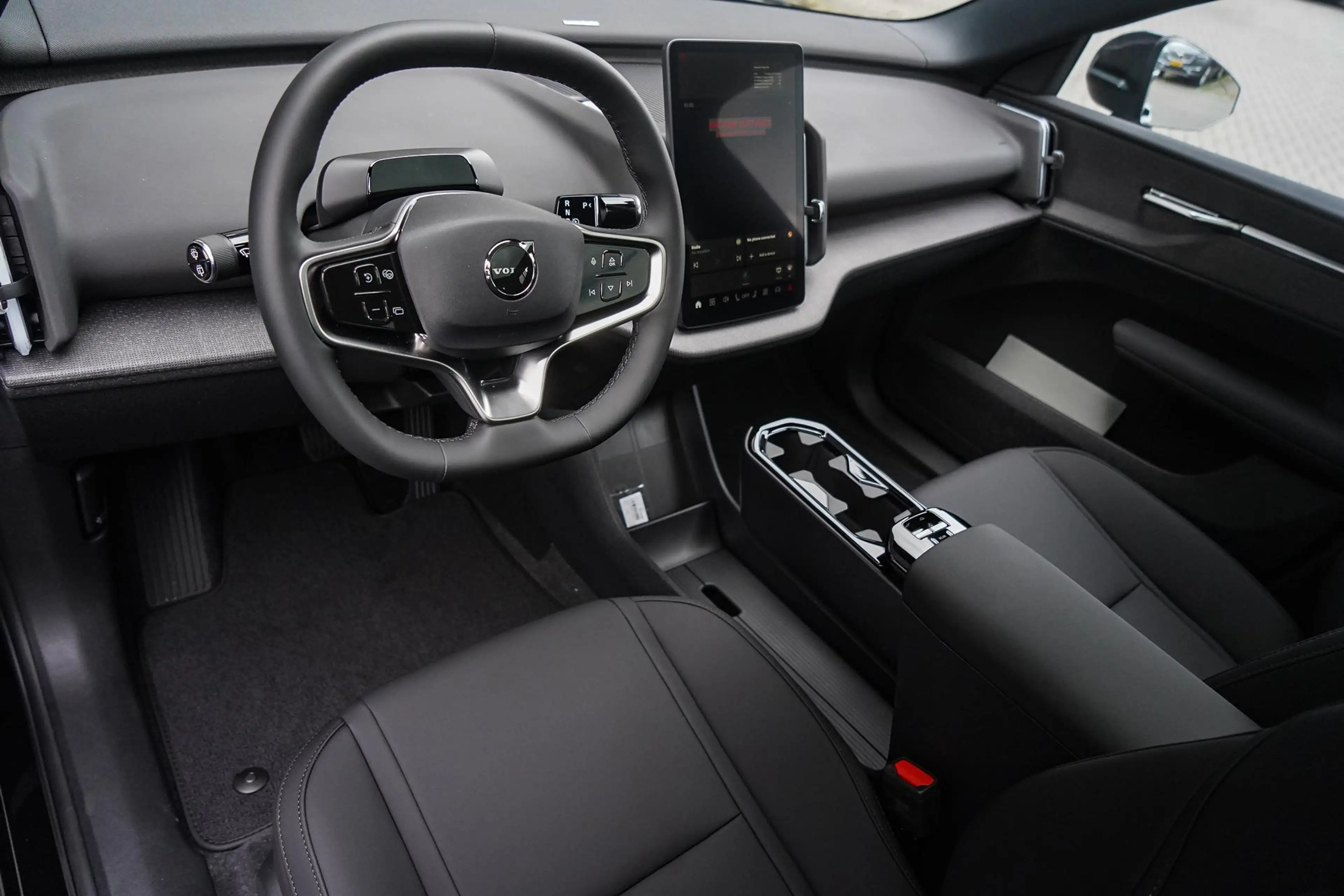 Volvo EX30 P5 Long Range Ultra Black Edition Europa 69 kWh — photo 12