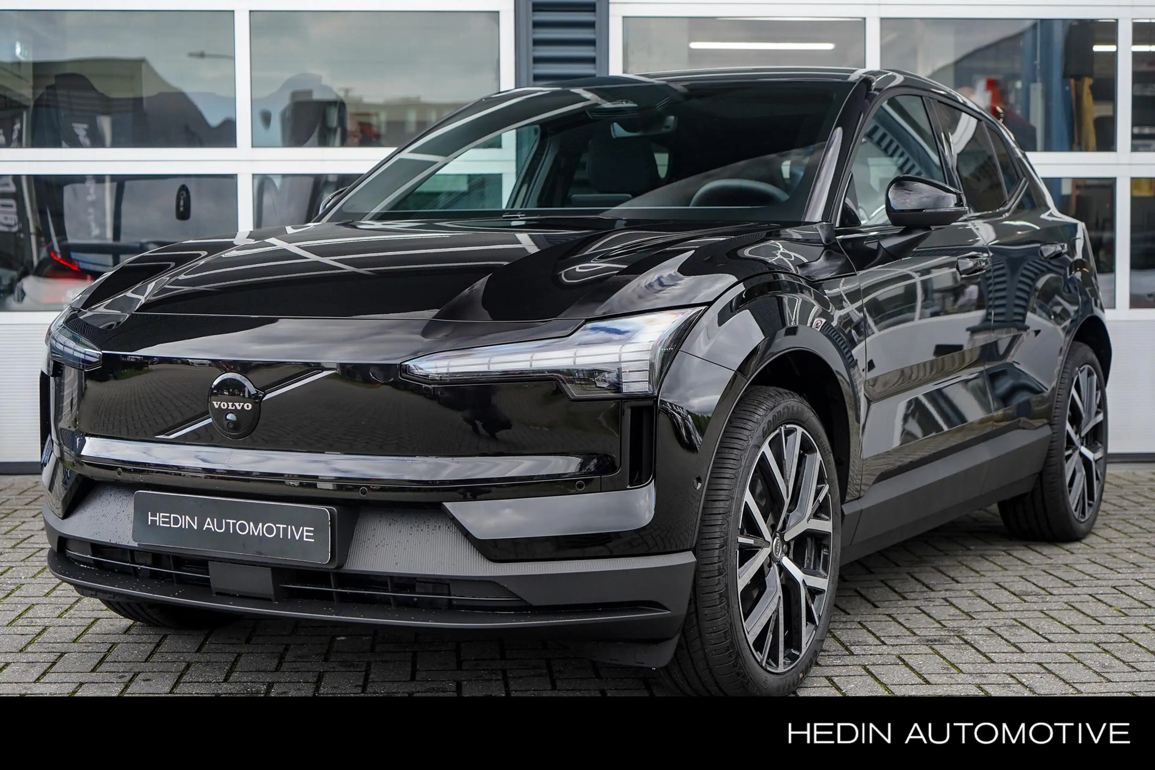 Volvo EX30 P5 Long Range Ultra Black Edition Europa 69 kWh
