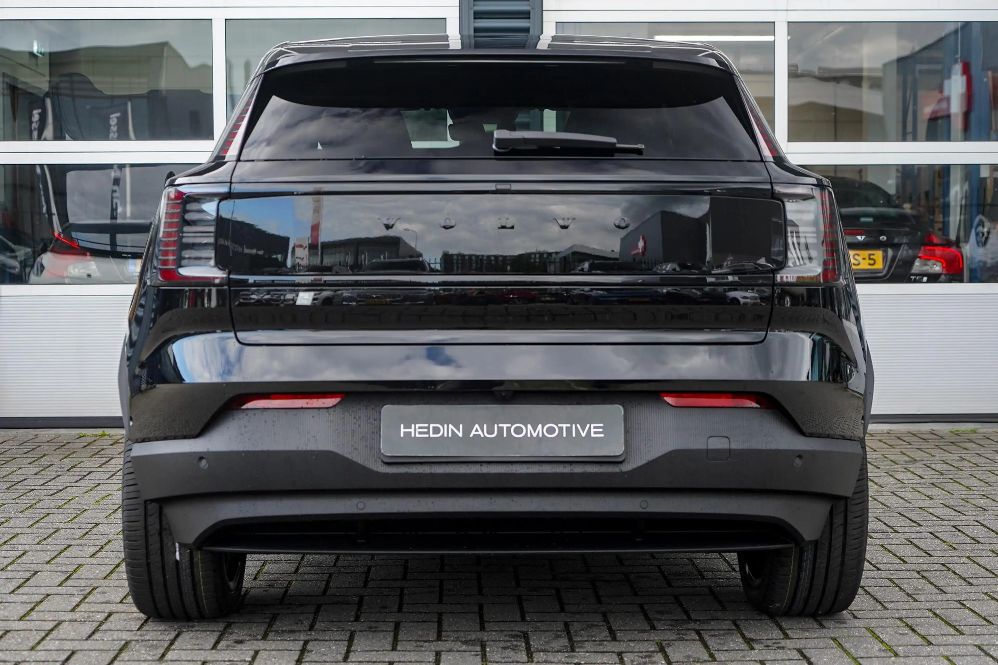 Volvo EX30 P5 Long Range Ultra Black Edition Europa 69 kWh — photo 5