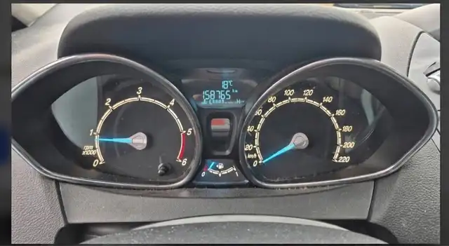 Ford B-Max view 12