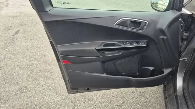 Ford B-Max view 7