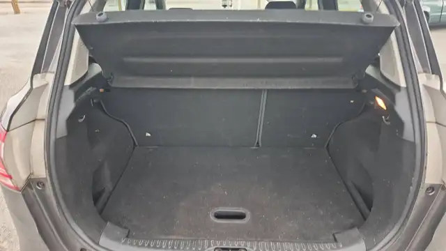 Ford B-Max view 14