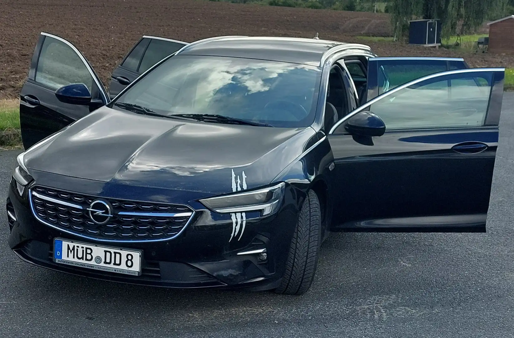 Opel Insignia Insignia Sports Tourer 1.5 Diesel Schwarz - 1
