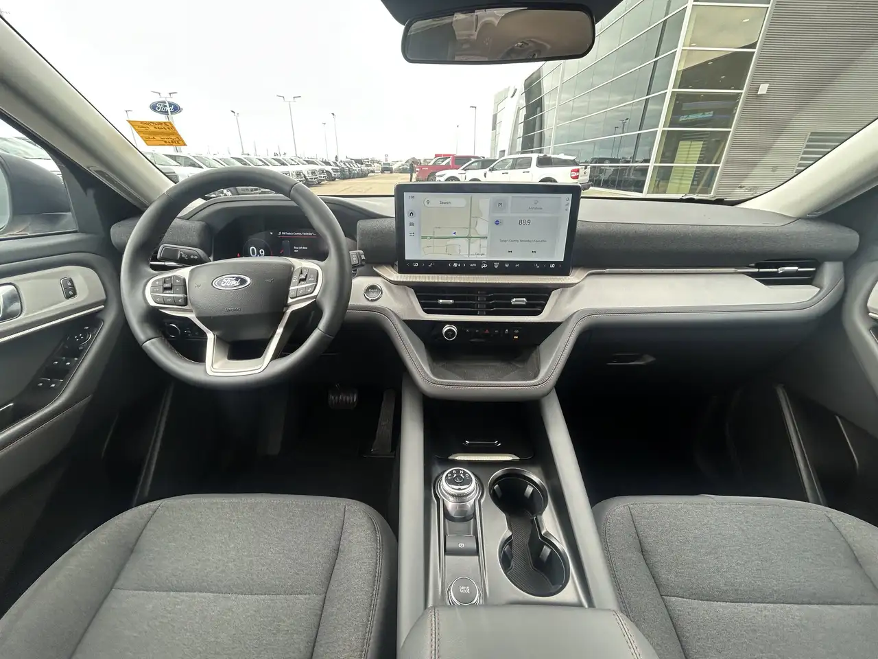 Ford Explorer снимка Ford Explorer