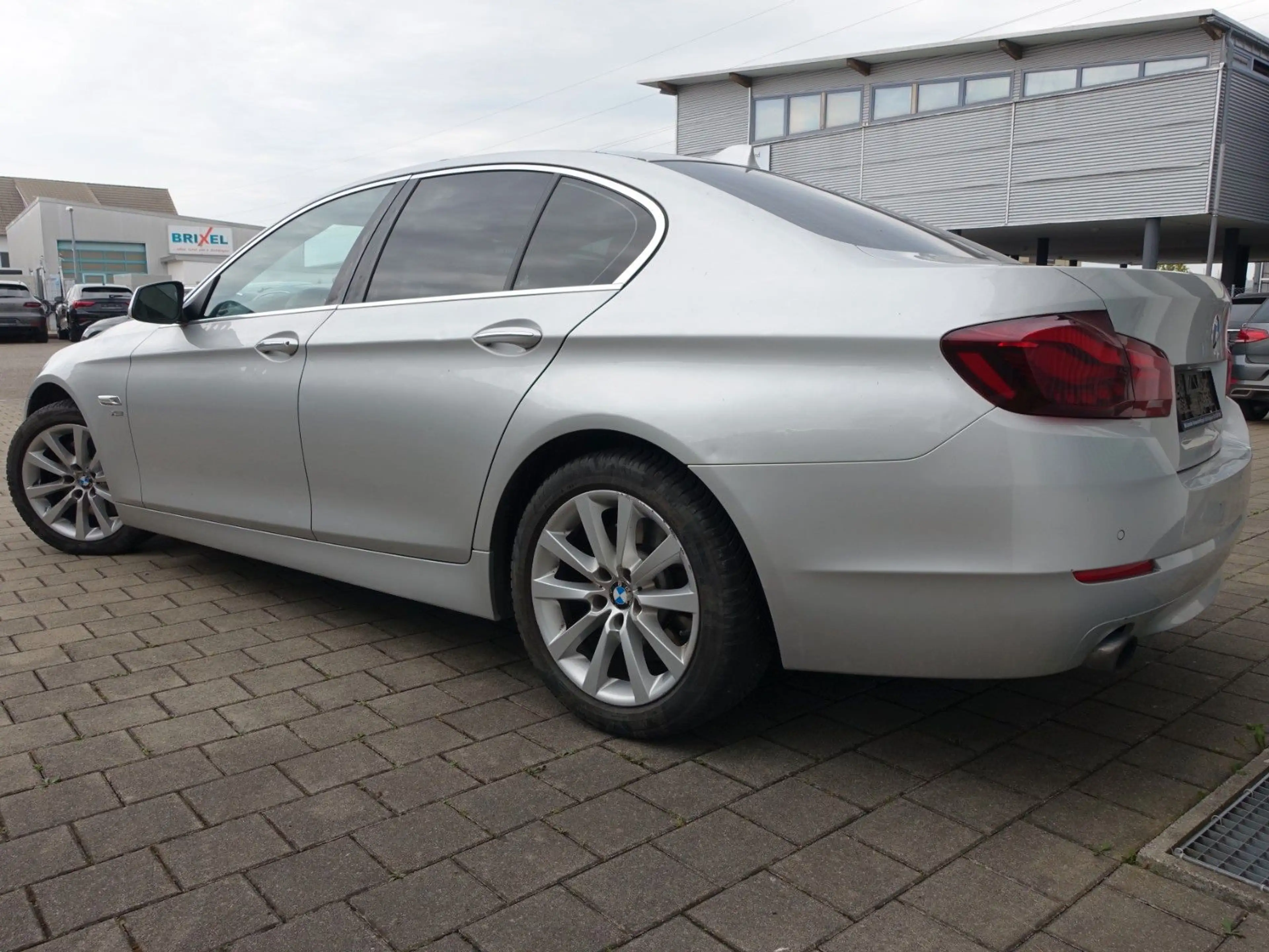 BMW 535 i xDrive Lim. HAGEL ! LEDER/NAVI — photo 3