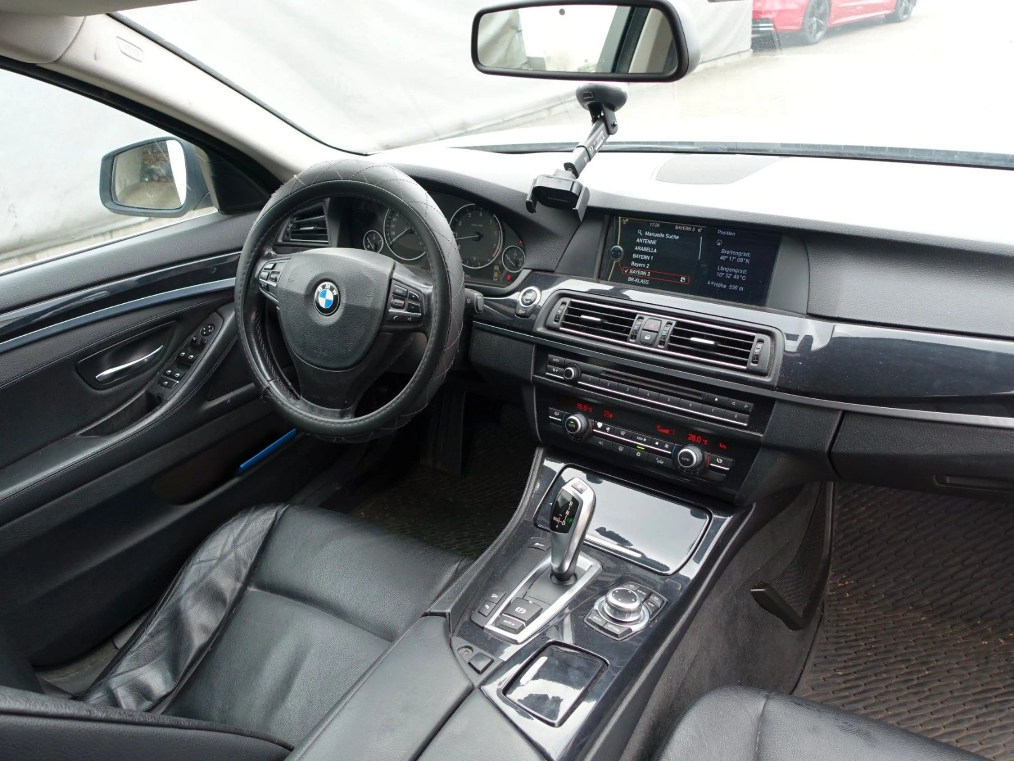 BMW 535 i xDrive Lim. HAGEL ! LEDER/NAVI — photo 10
