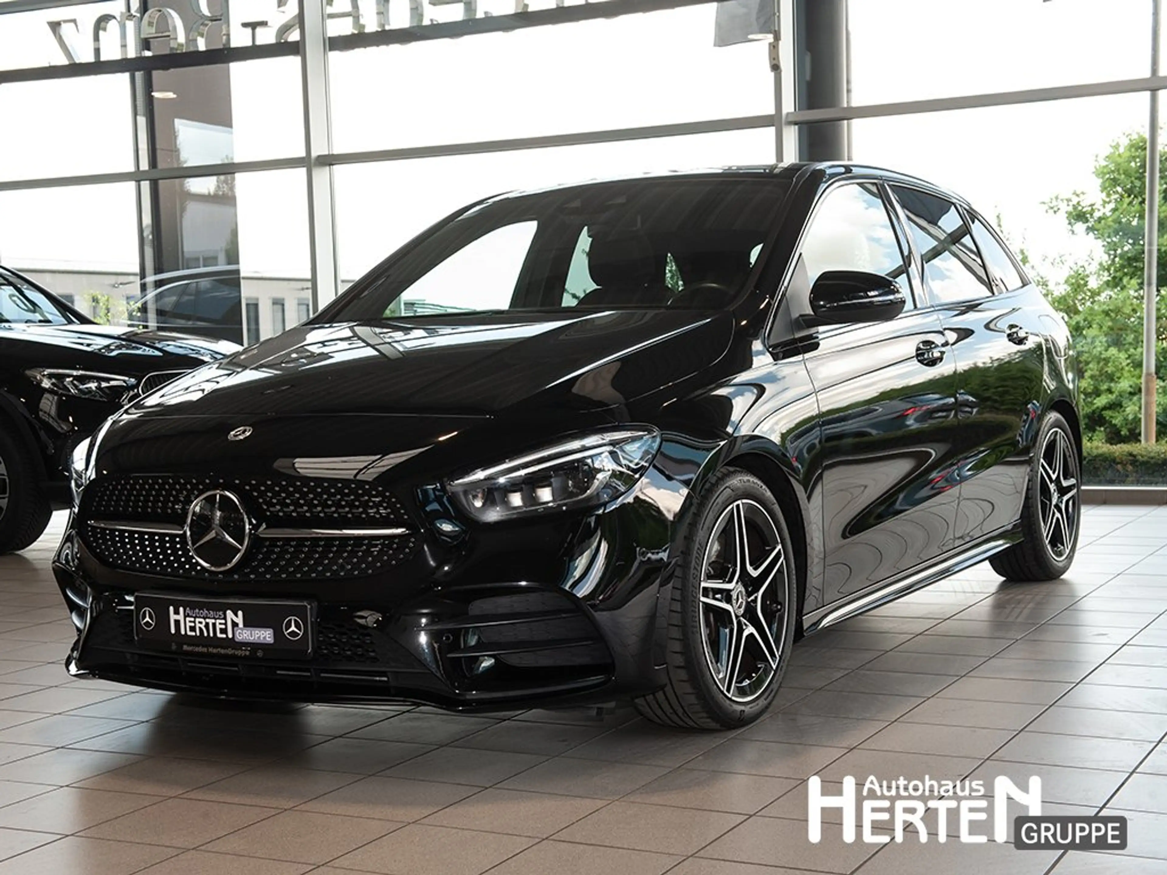 Mercedes-Benz B 250 AMG+NIGHT+PANO+AHK+MULTIBEAM+DISTRONIC