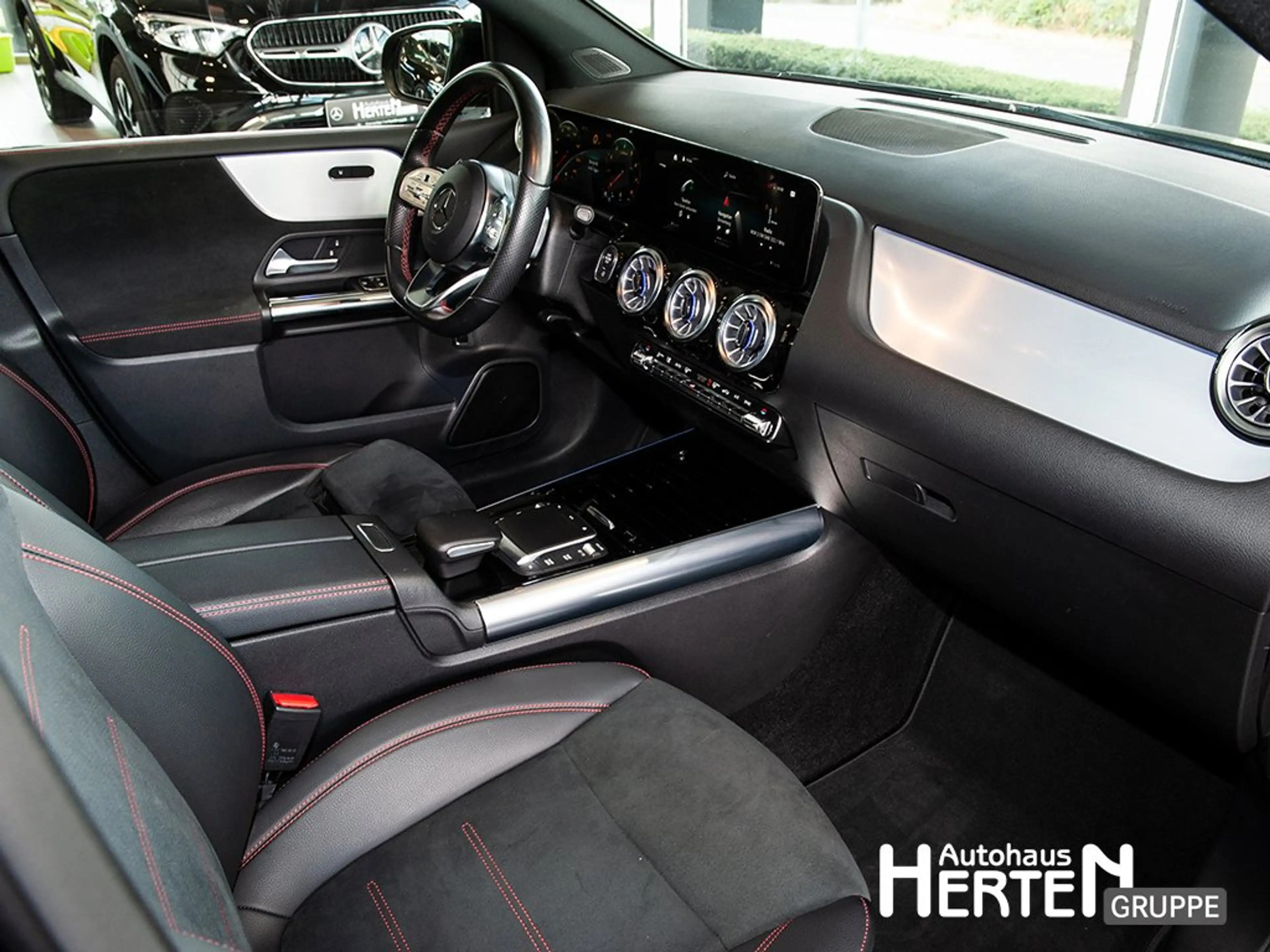 Mercedes-Benz B 250 AMG+NIGHT+PANO+AHK+MULTIBEAM+DISTRONIC — photo 6