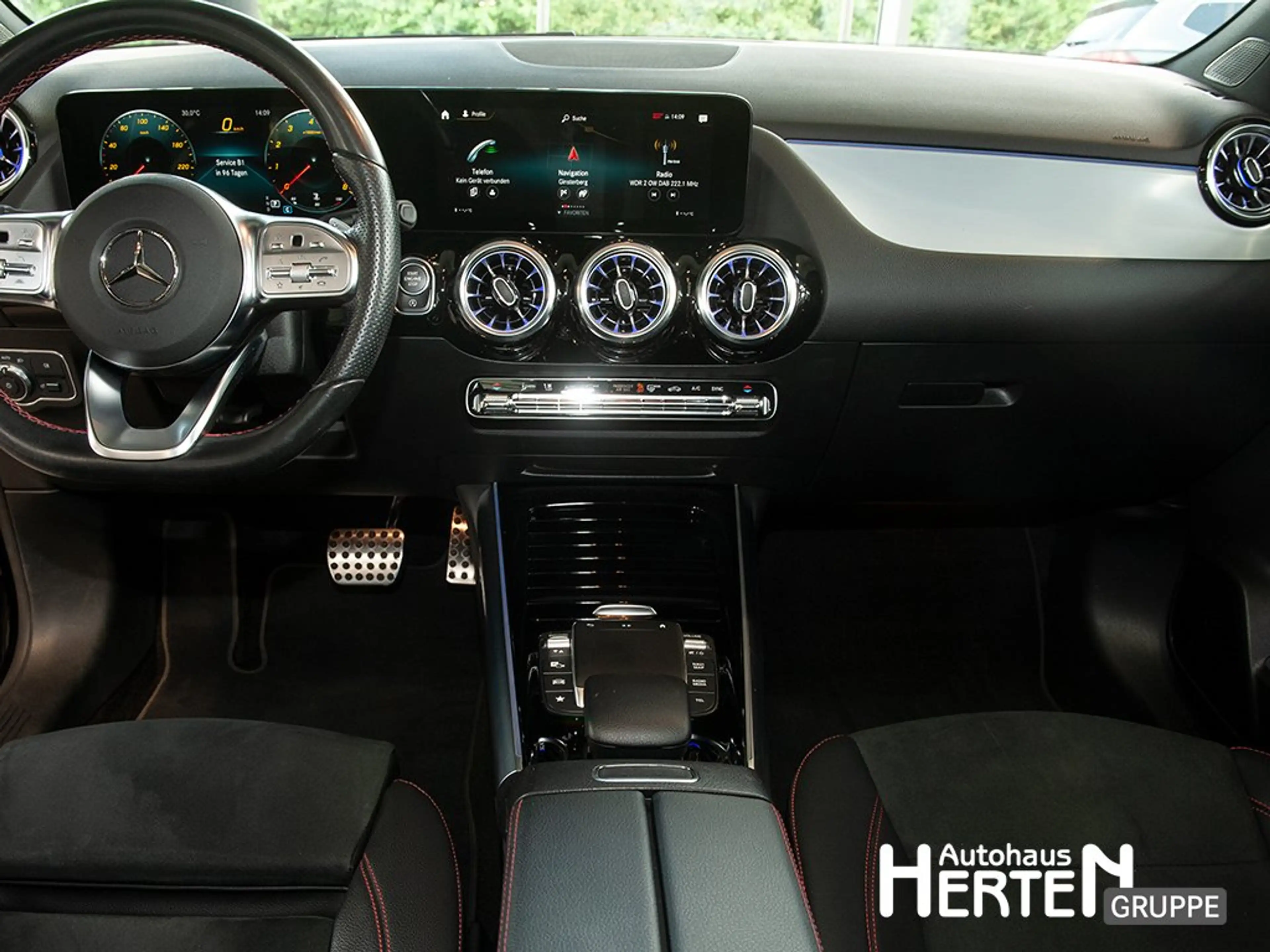 Mercedes-Benz B 250 AMG+NIGHT+PANO+AHK+MULTIBEAM+DISTRONIC — photo 10