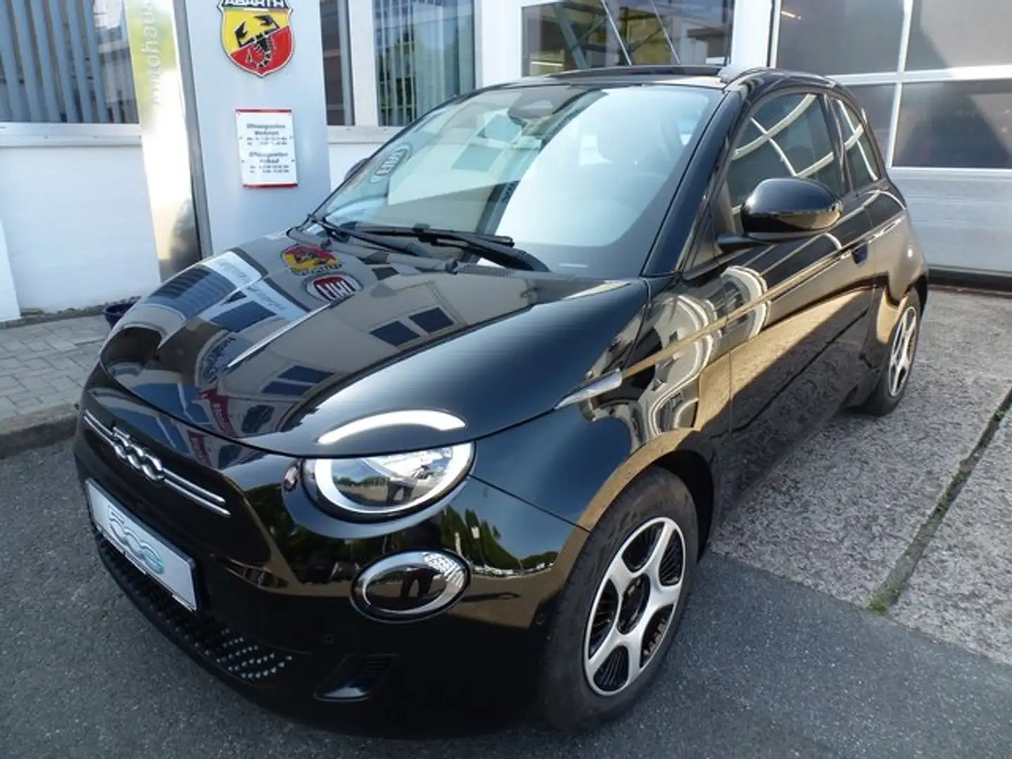 Fiat 500 Passion 87 kW (118 PS) Klimaautomatik Sitzheizung Schwarz - 1