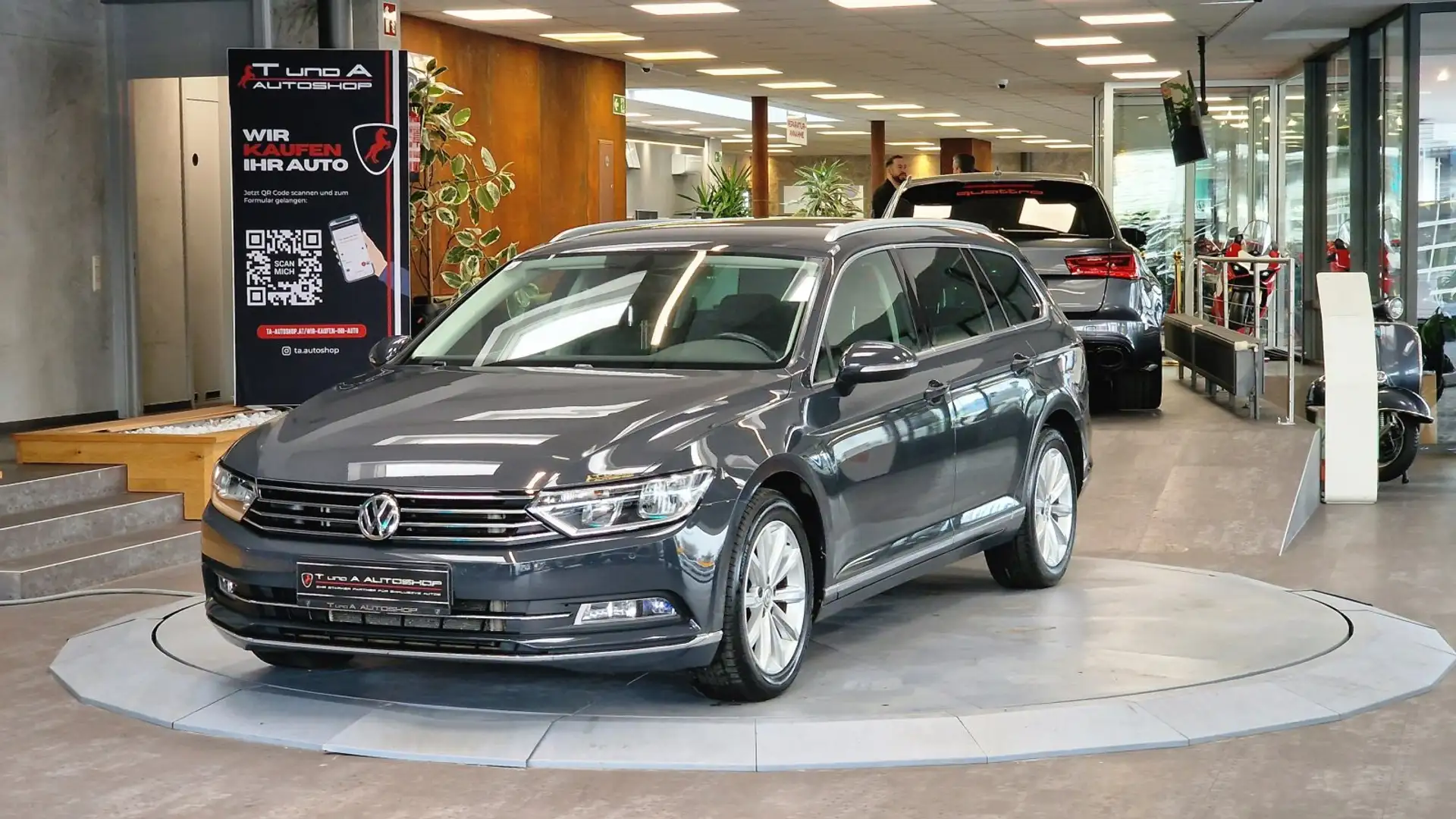 Volkswagen Passat Variant 2.0 TDI *AHK*Digital-Tacho*Navi*Dachreling* Grau - 1