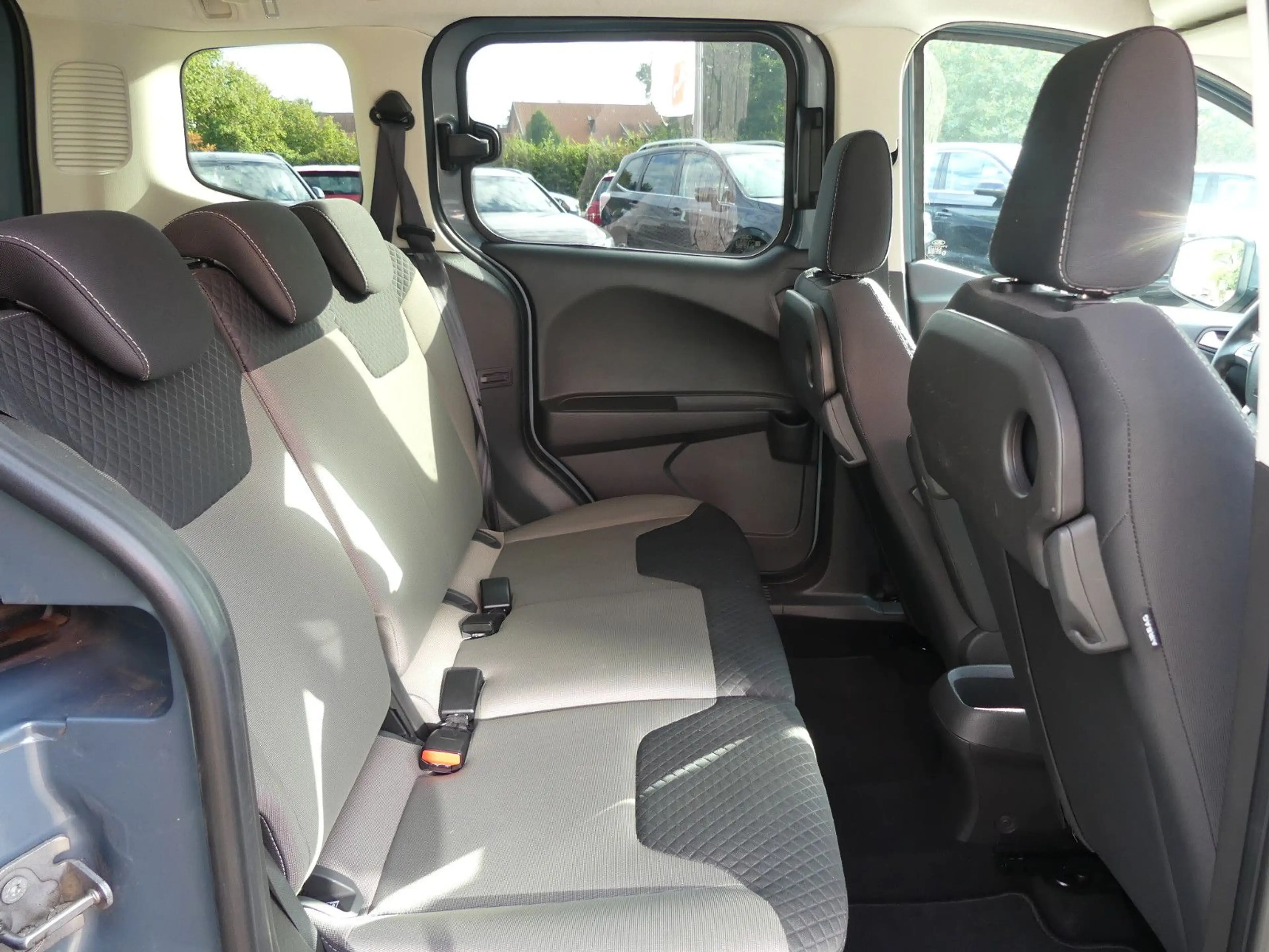 Ford Tourneo Courier Titanium Navi*SHZ*Klima*ab 199€ — photo 26