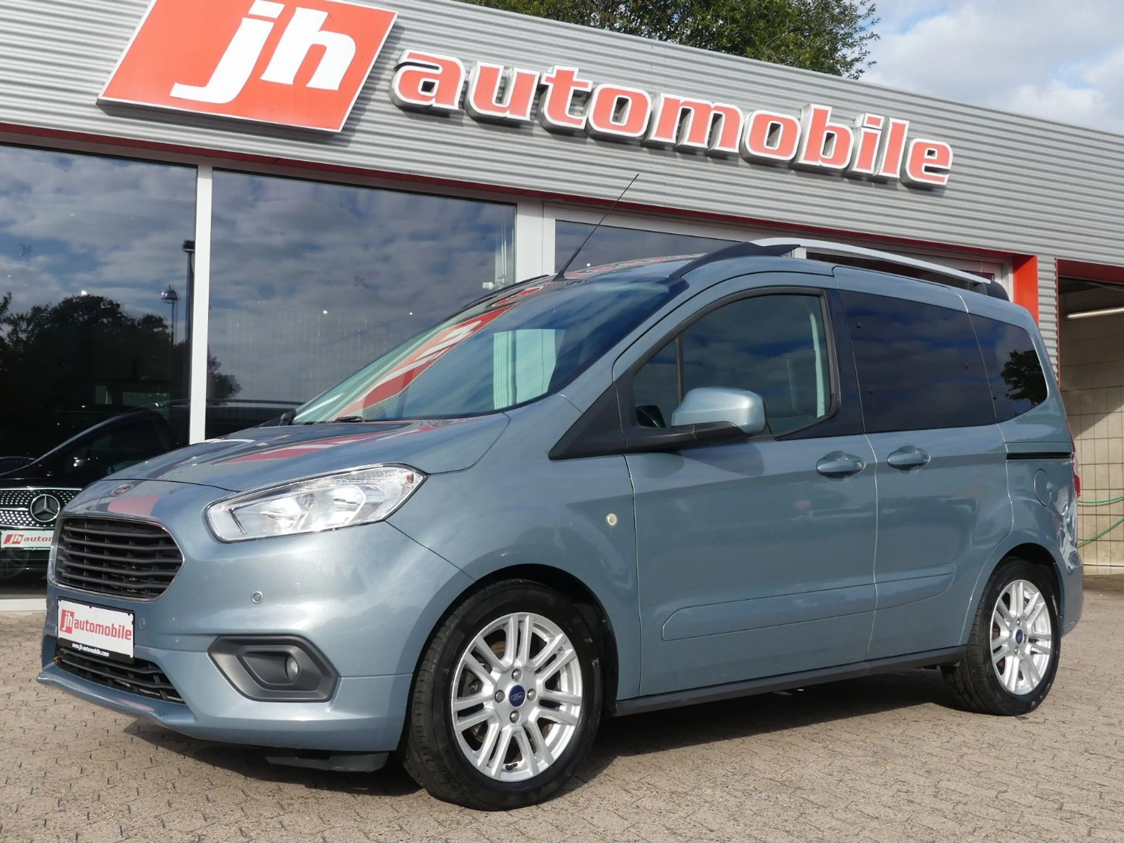 Ford Tourneo Courier Titanium Navi*SHZ*Klima*ab 199€