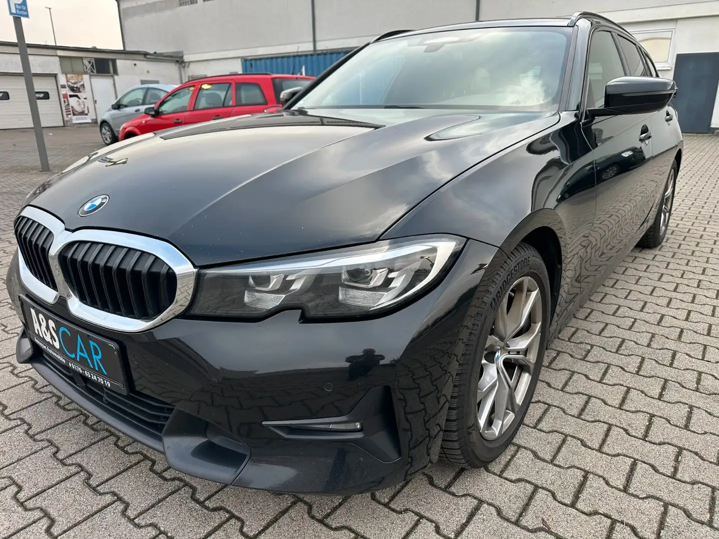 BMW 320 d Touring-Sport Line-KAMERA-STANDHEIZUNG-AHK Noir - 1