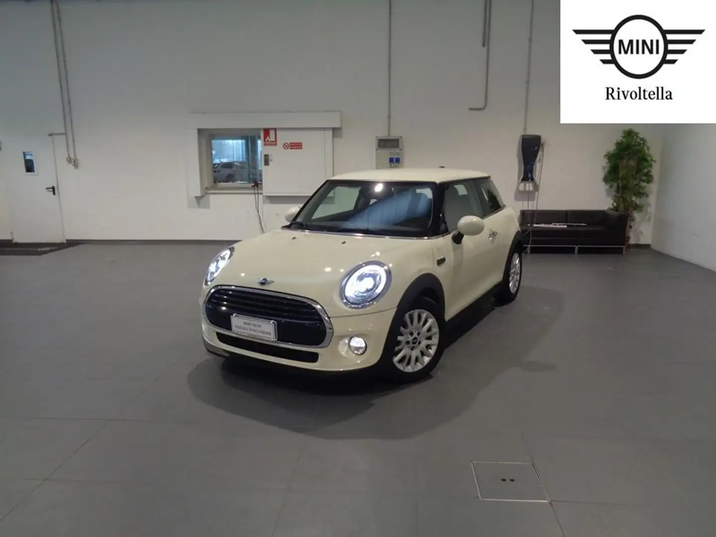 MINI Cooper 1.5 Cooper Hype Bílá - 1