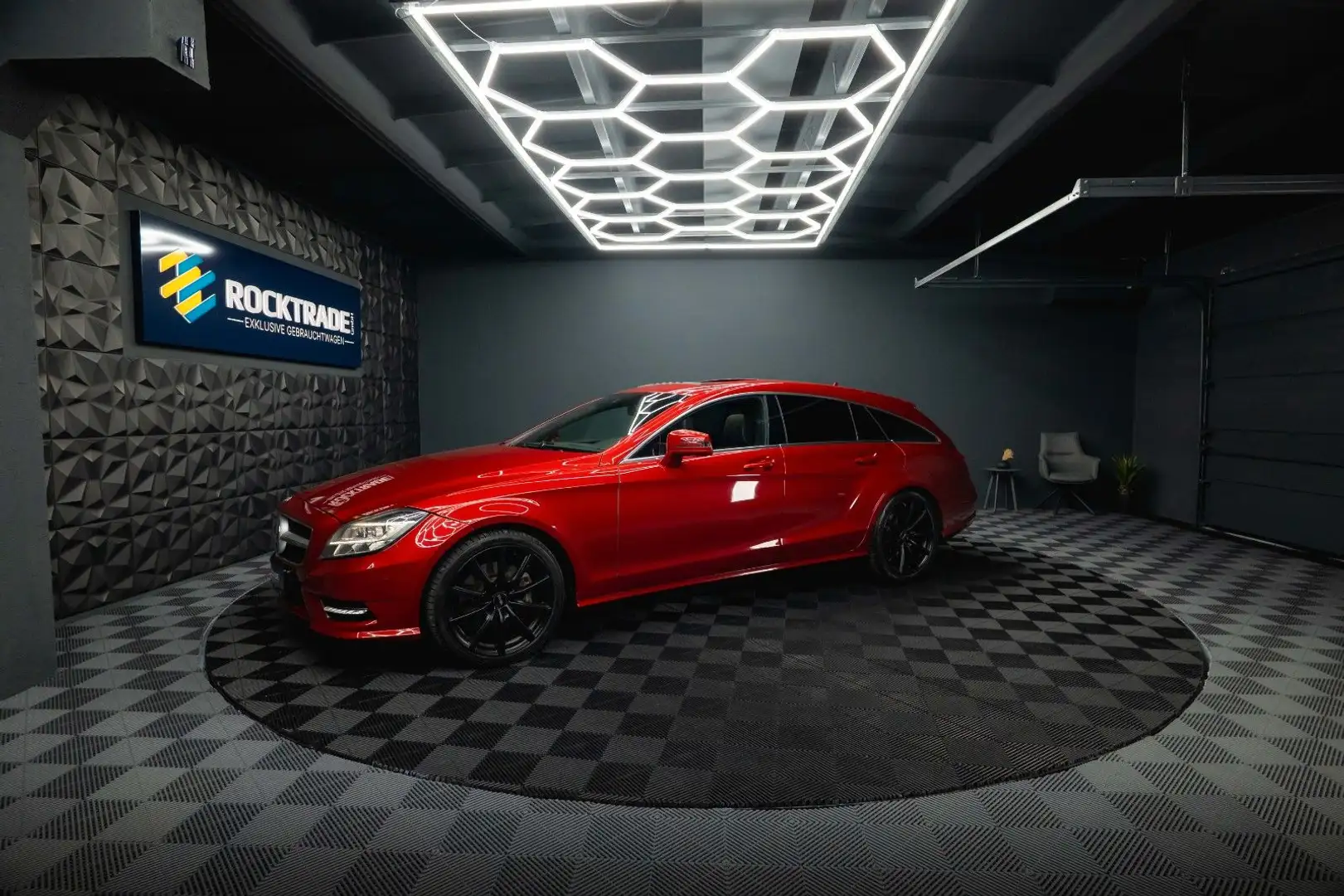 Mercedes-Benz CLS 350 CLS 350 CDI 4Matic Shooting Brake AMG *Designo* Rot - 2