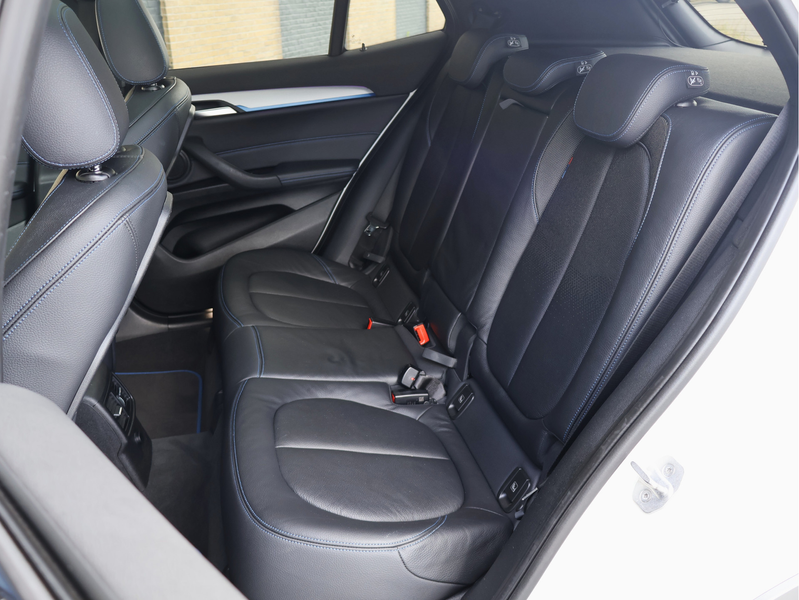 BMW X2 sDrive20i M Sport X Pano | HUD | 20" M | Trekhaak — photo 10